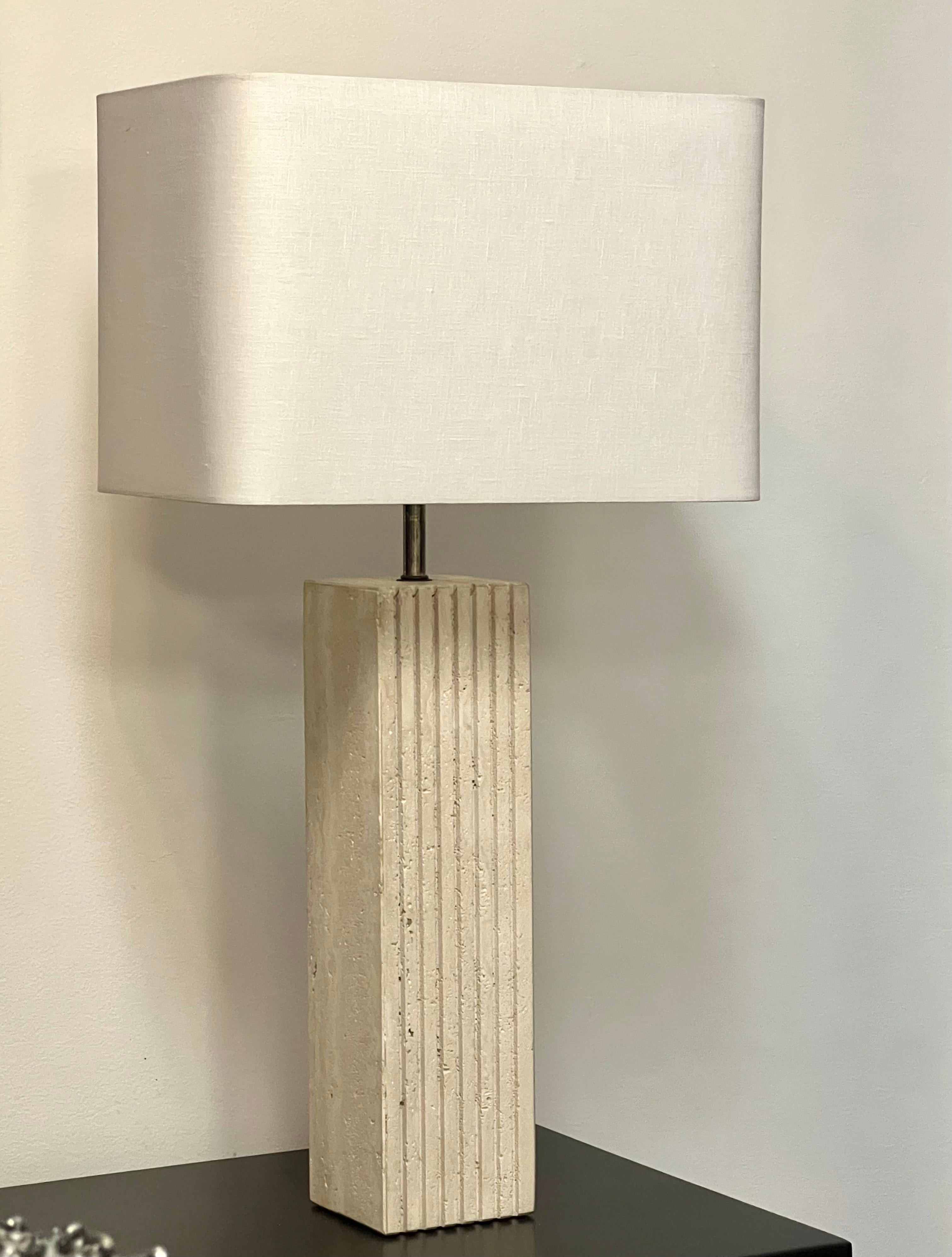 Minimalistisches Paar italienische Tischlampen aus Travertin, 1965 5