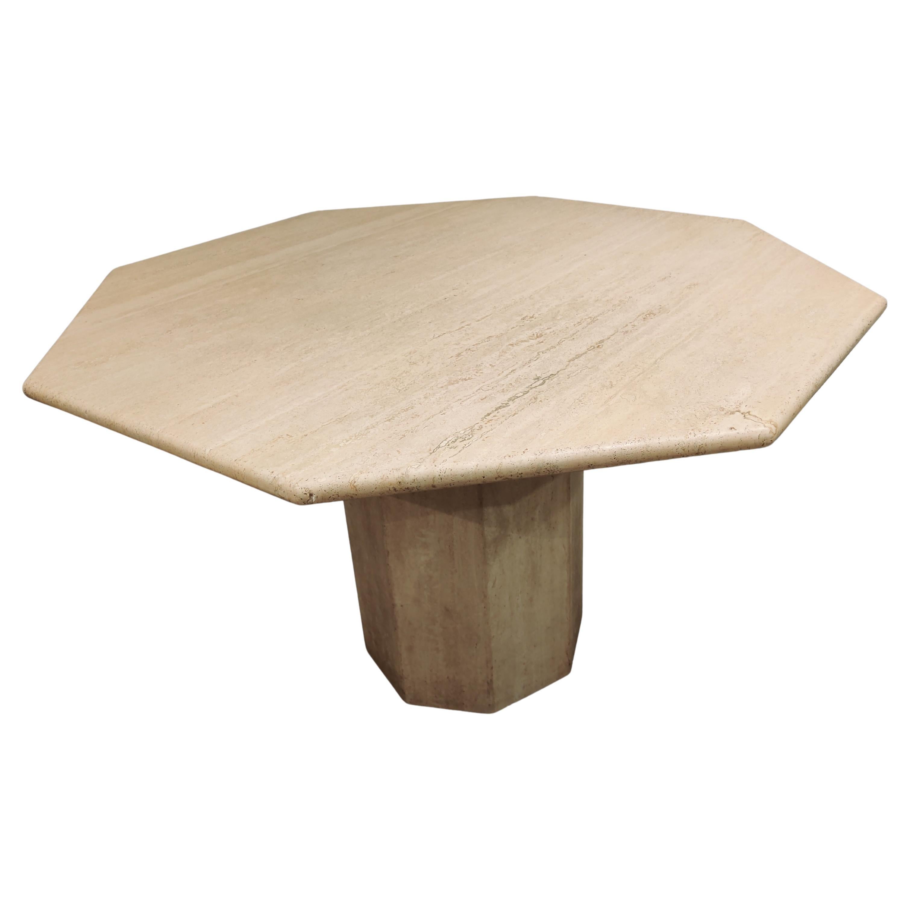 Oktogonaler Esstisch aus Travertin, 1970er Jahre im Angebot