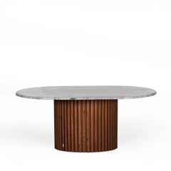 Mesa baja ovalada de travertino con base de roble - DOCIA