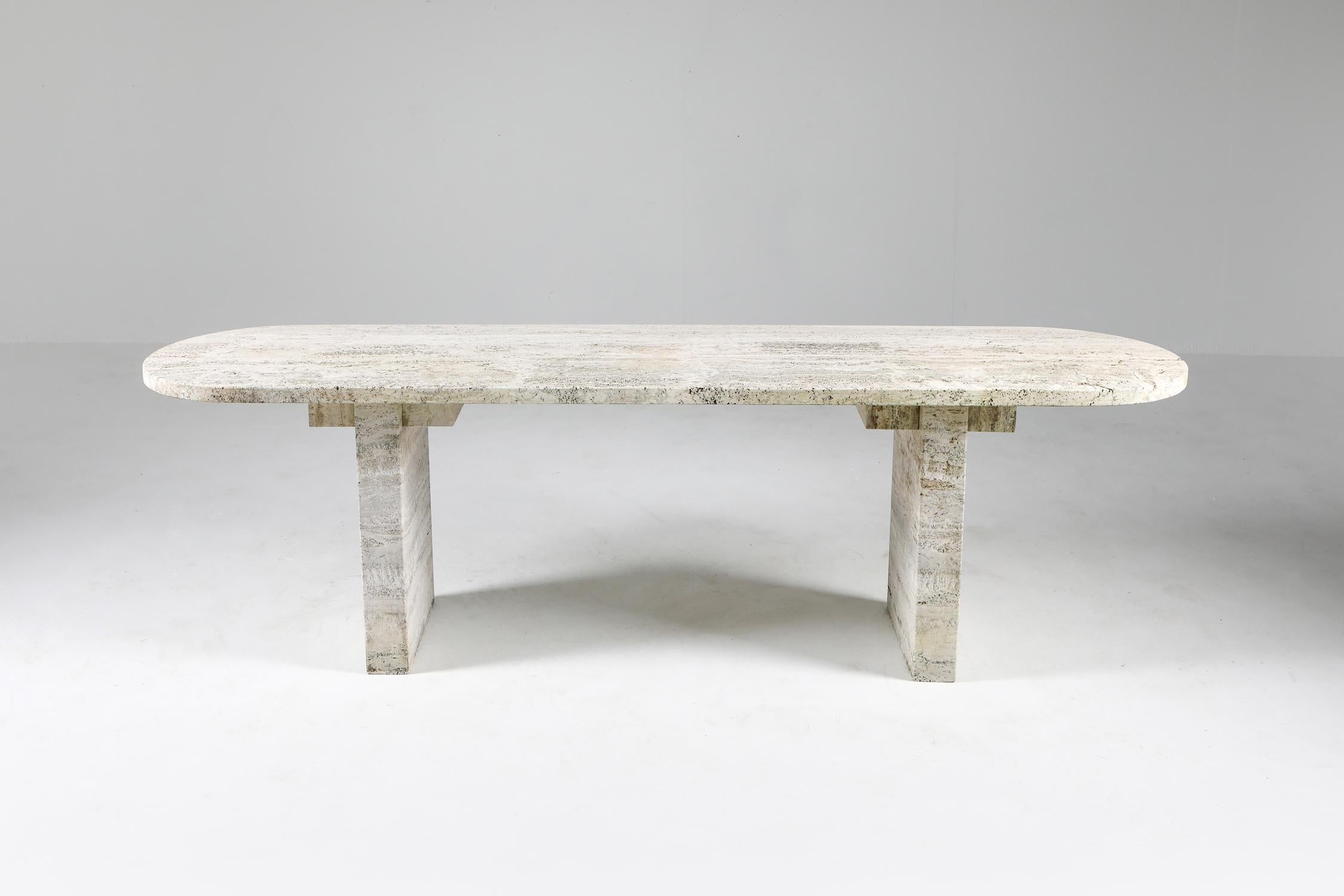 Travertine Oval Table In Good Condition In Antwerp, BE