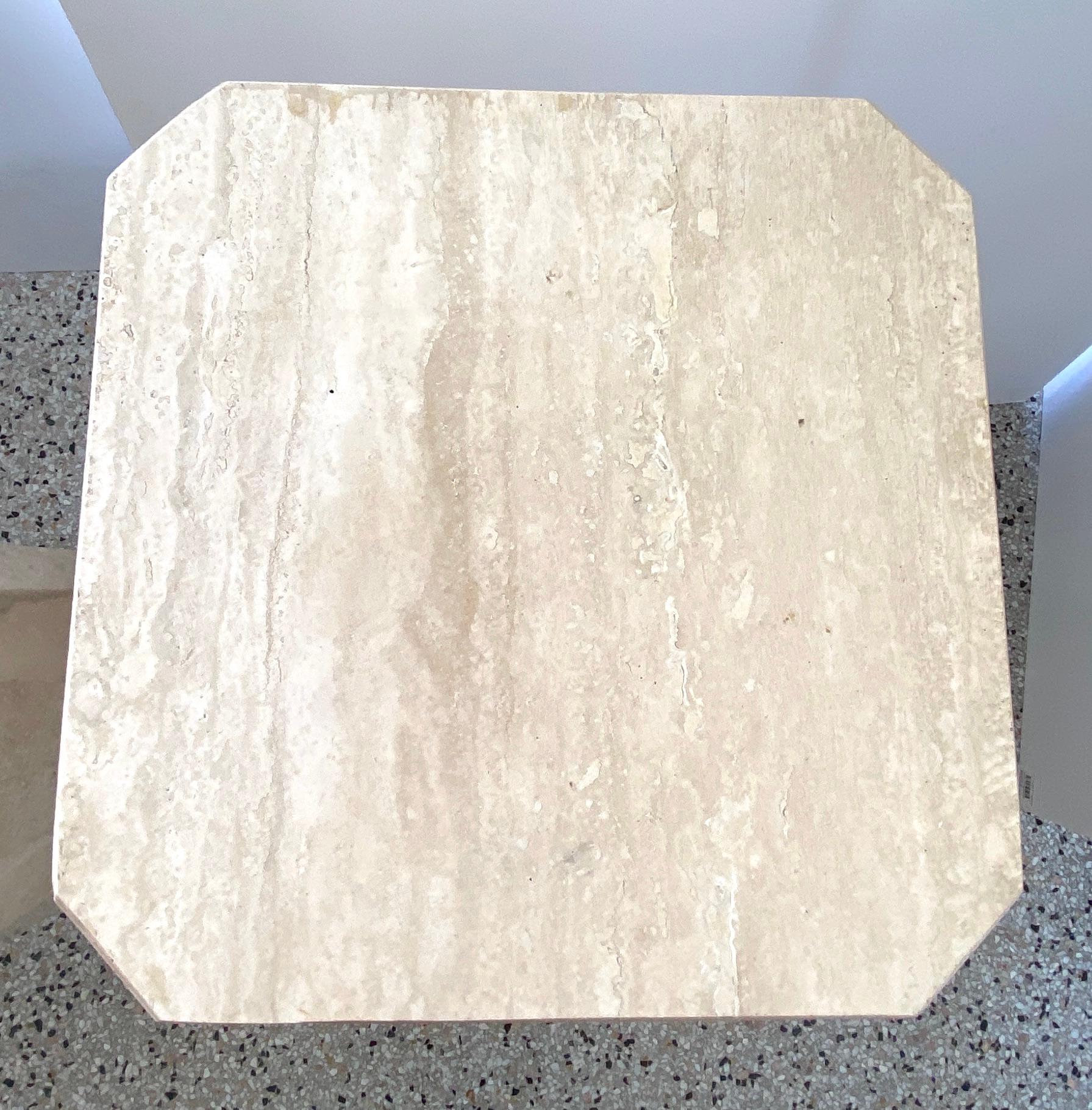 This stylish, chic and clean-lined Italian travertine pedestal will make the perfect perch for a piece of sculpture.

Note: We have a 28