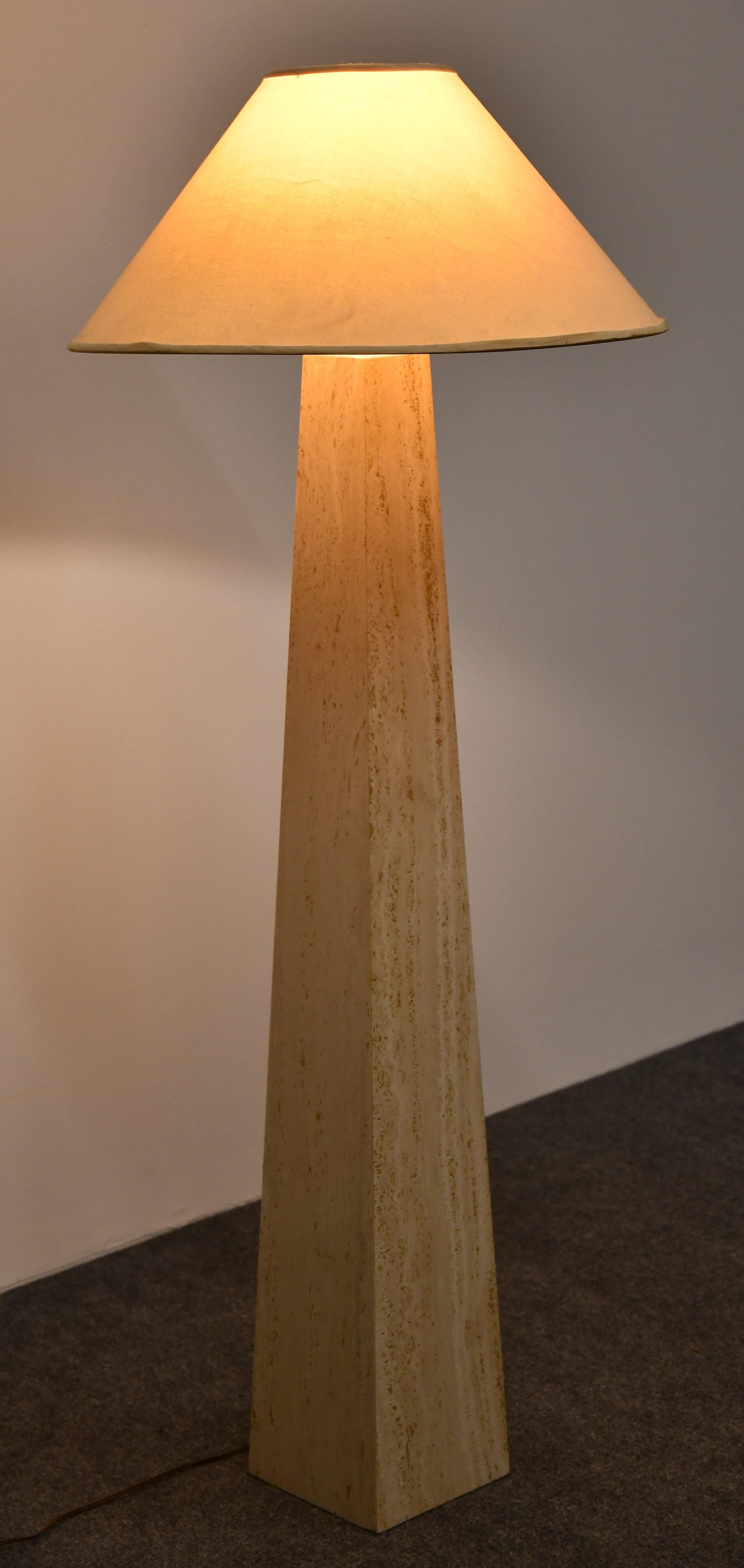 Travertine Roche Bobois style Obelisk floor lamp, 1980s. Travertine is in good condition. The shade is not included. 

Dimensions: 59