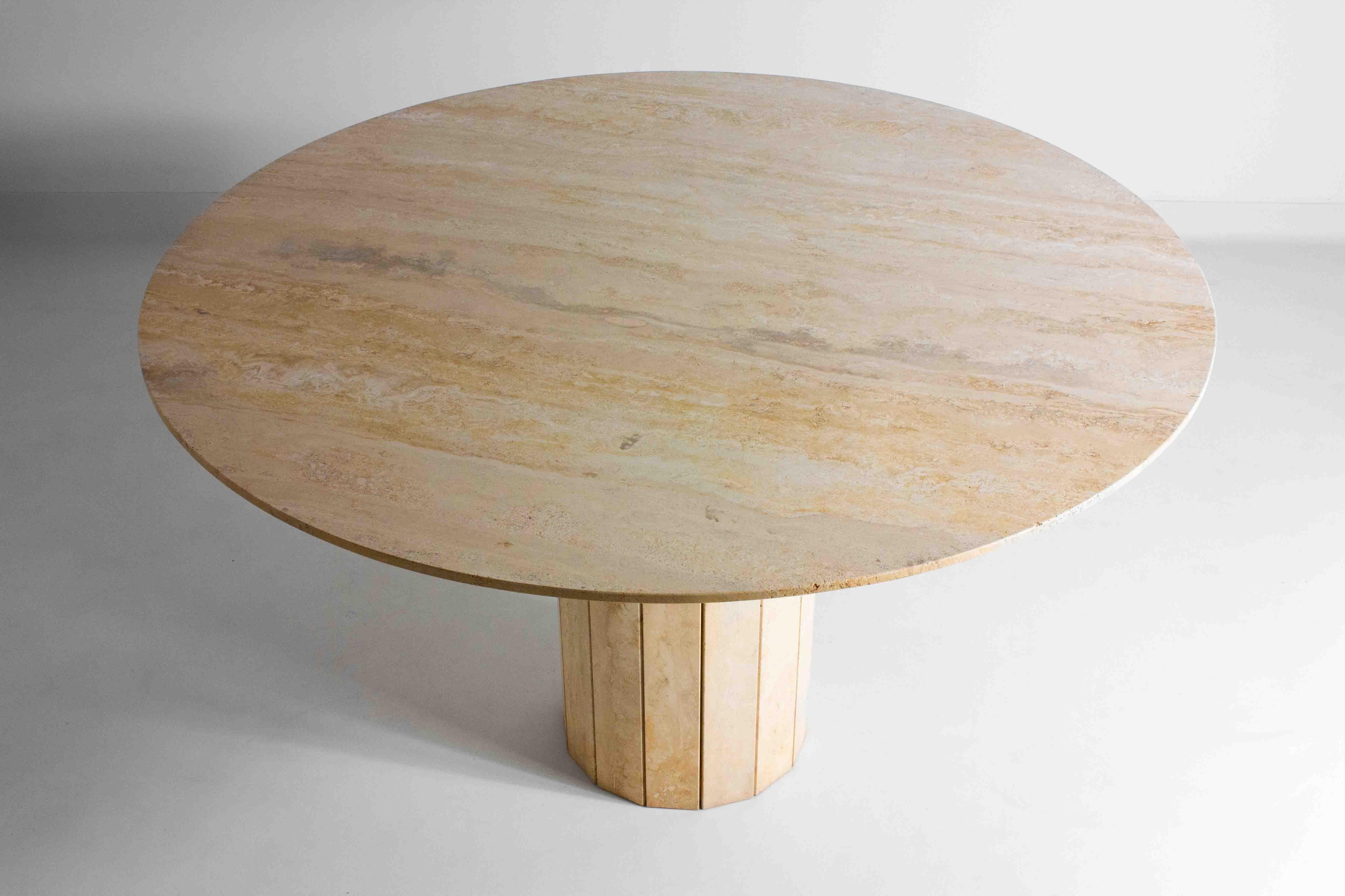 Mid-Century Modern Travertine round dining table, Italy 1970s For Sale