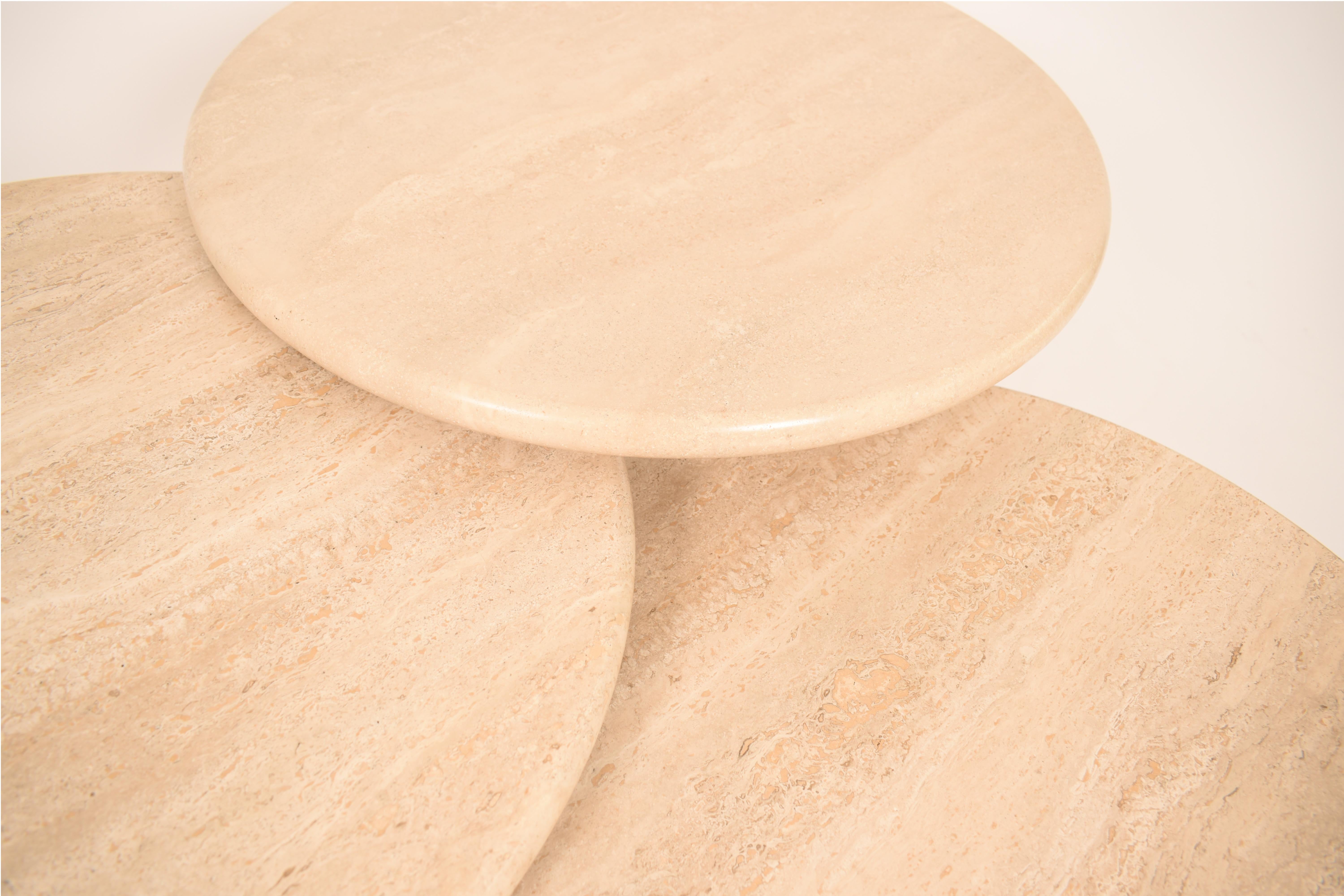 Late 20th Century Travertine Round Pedestal Tiered Coffe Tables Set, Italy, 1970