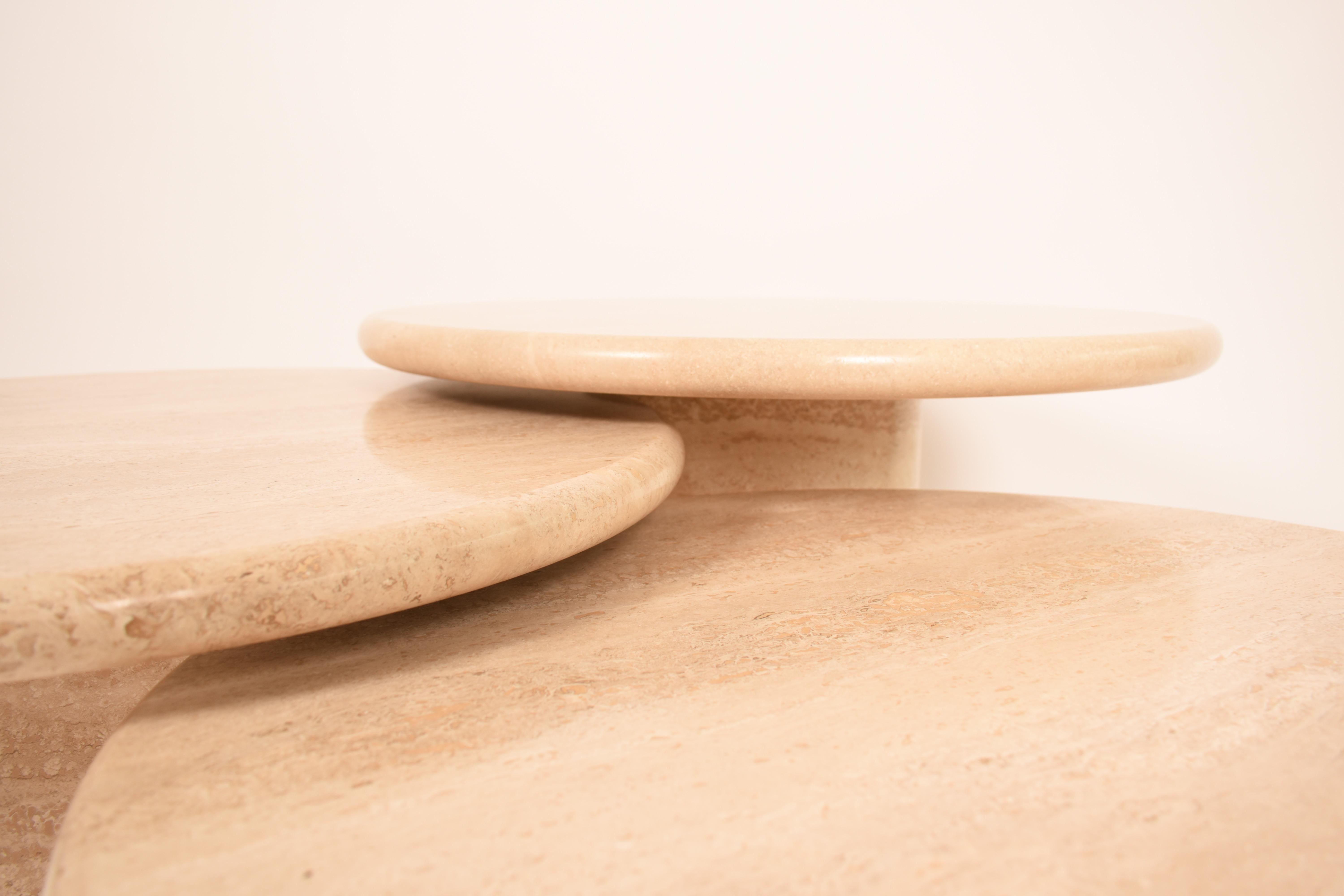 Travertine Round Pedestal Tiered Coffe Tables Set, Italy, 1970 1