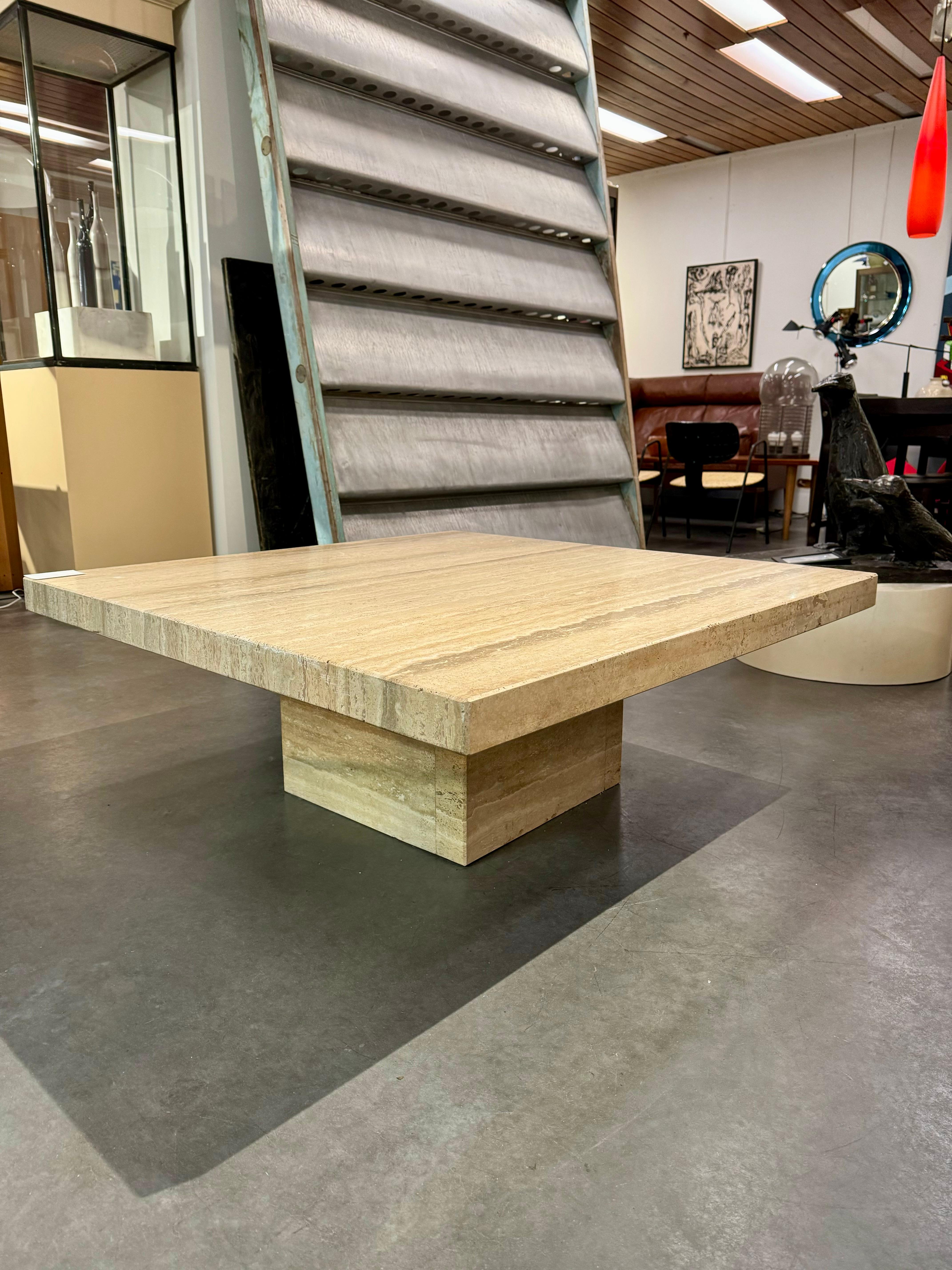 Travertine square coffee table mid modern century  In Good Condition For Sale In Bruxelles, BE
