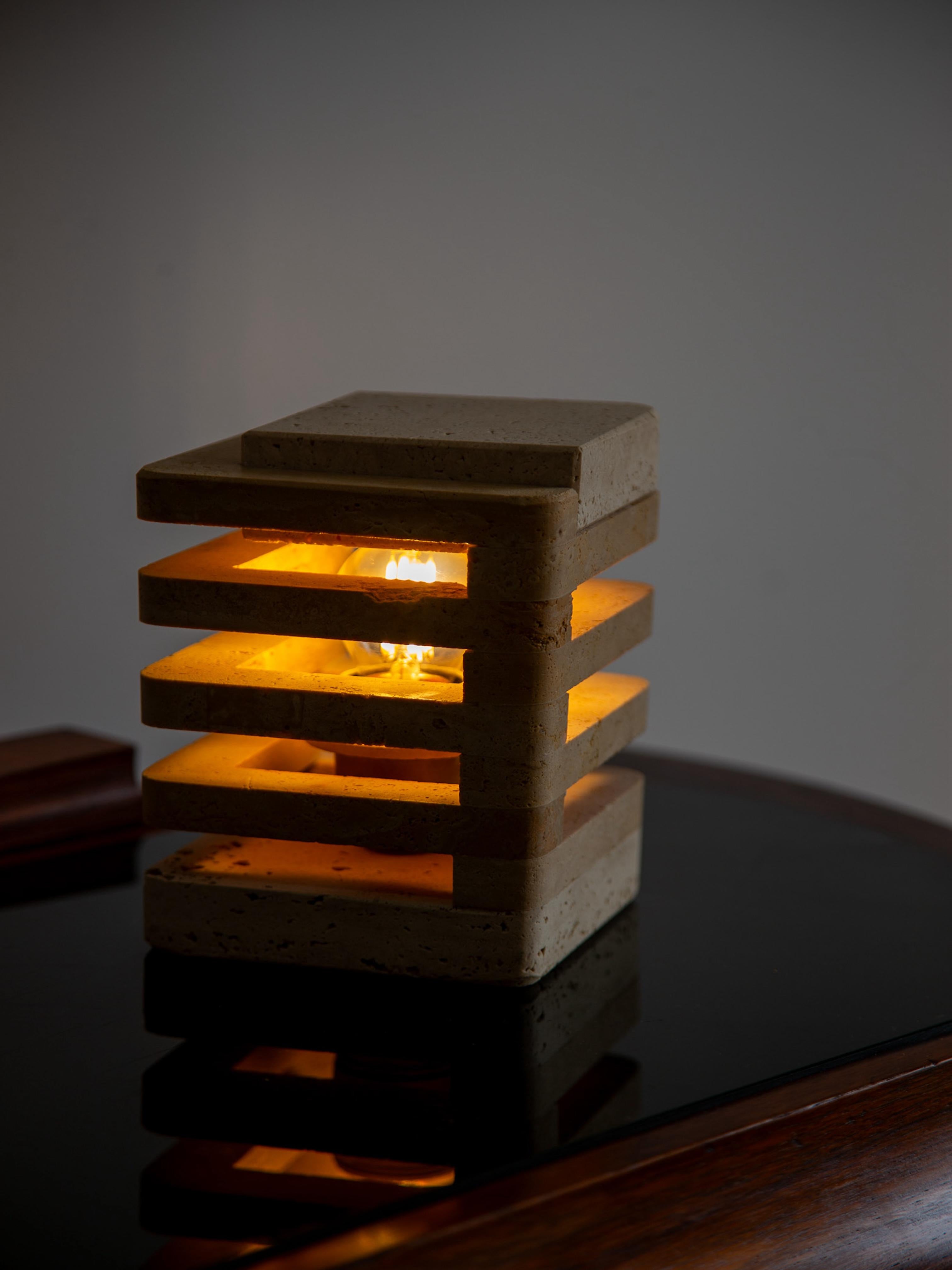 Mid-Century Modern Travertine Table Lamp by Fratelli Mannelli For Sale