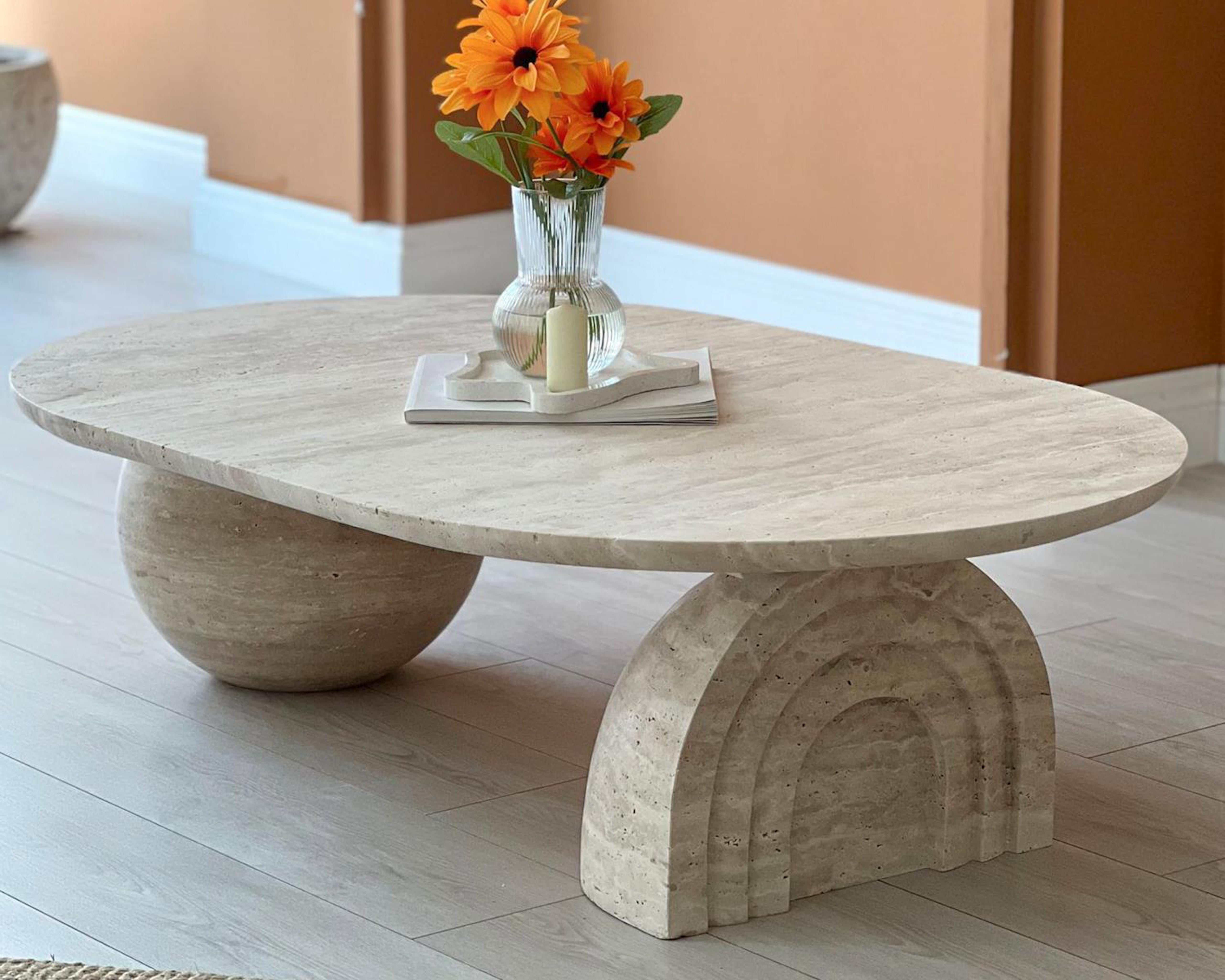 TABLE BASSE EN MARBRE TRAVERTIN TULIPE DESIGN

Type de marbre : Travertin
Dimensions : 40