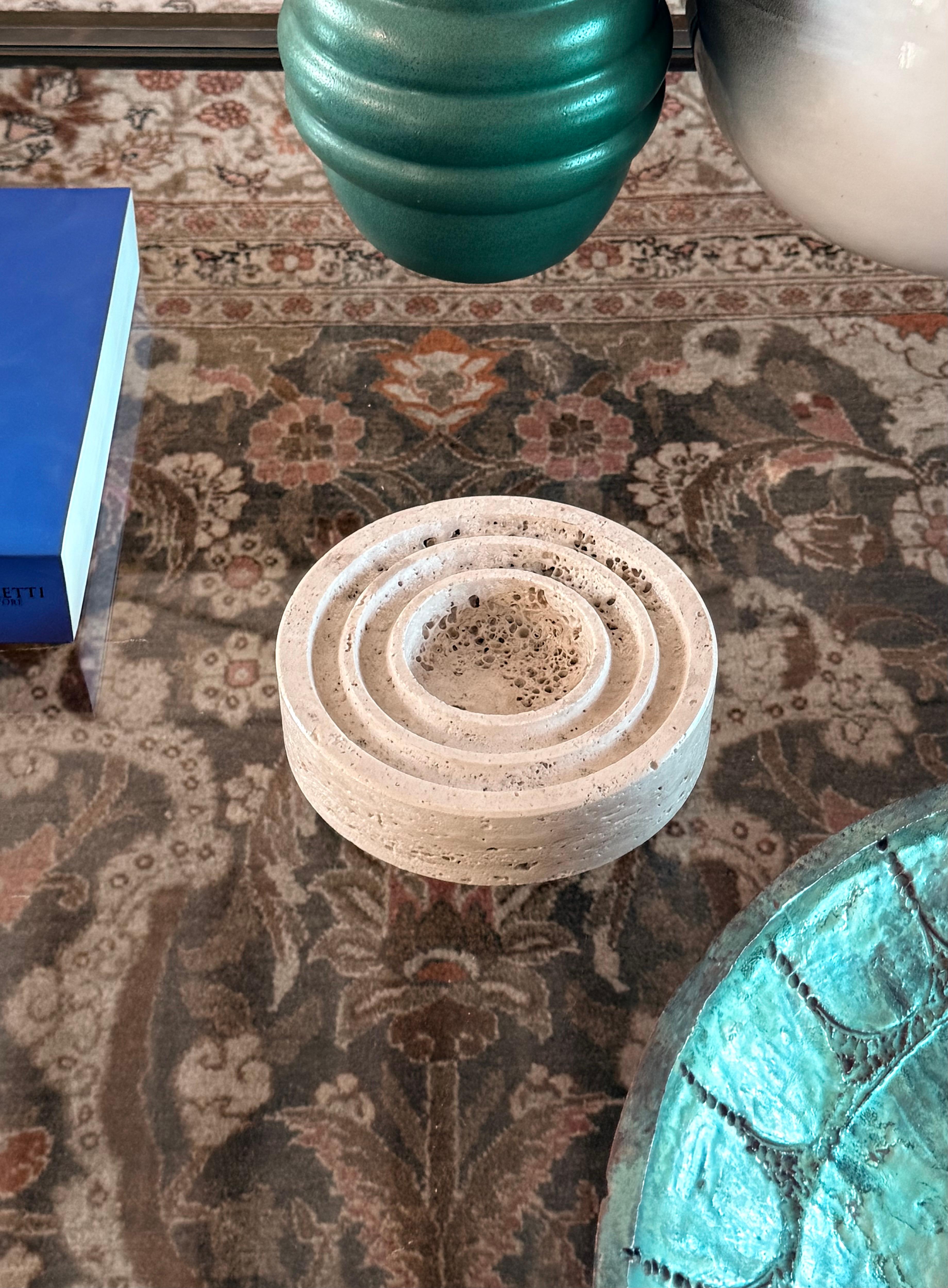 Late 20th Century Travertine vide poche / ashtray, Cerri Nestore, Italy, 1970s in vendita