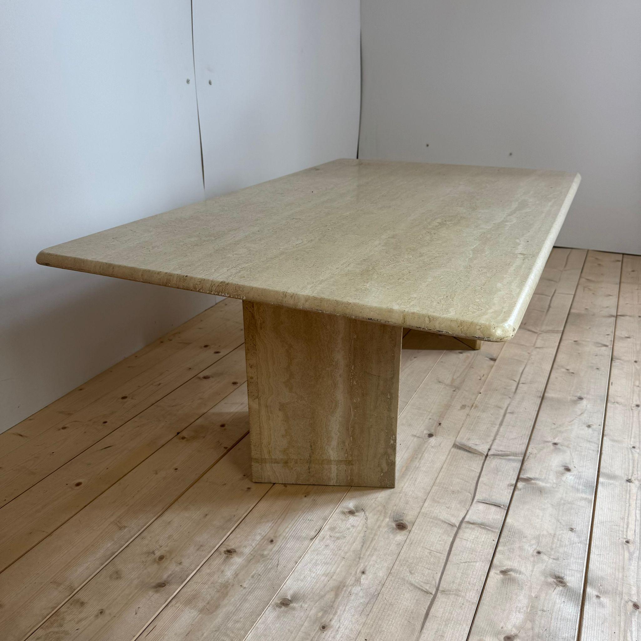 Mid-Century moderno Travertine vintage coffee table in vendita