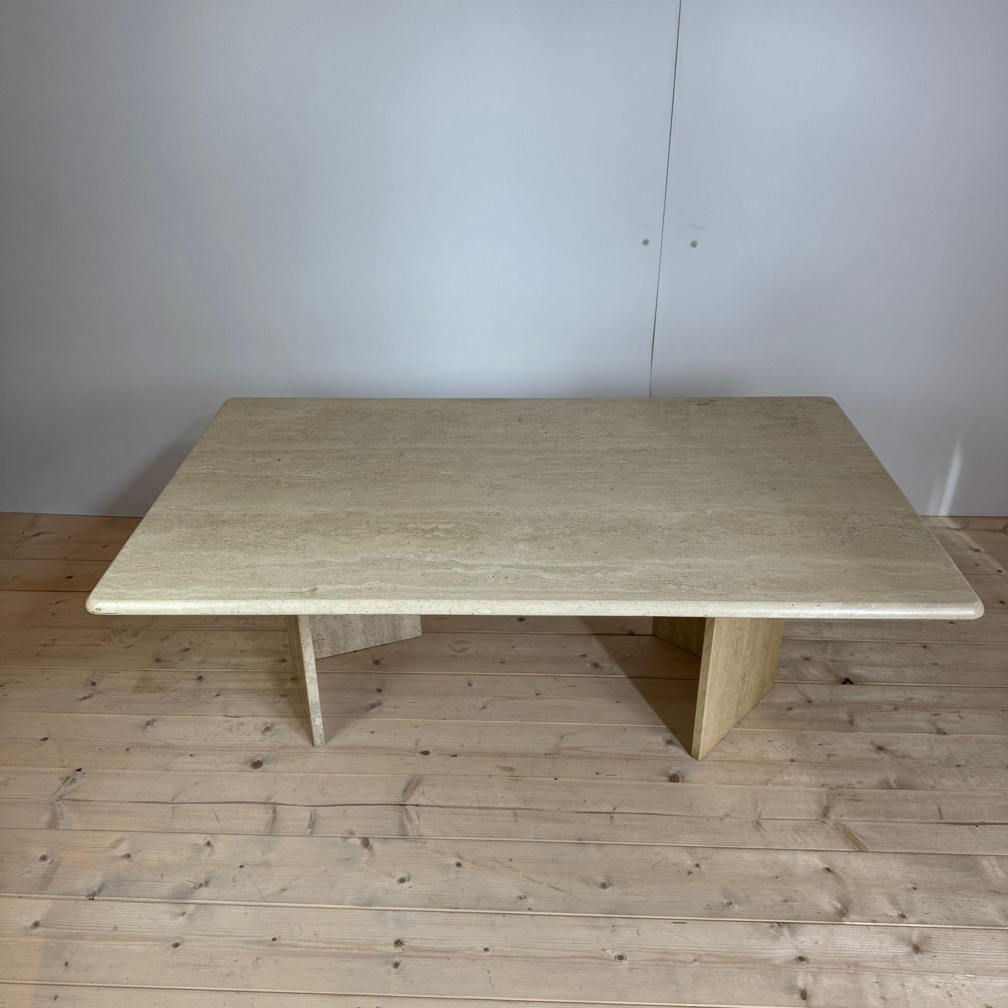 Danish Travertine vintage coffee table in vendita