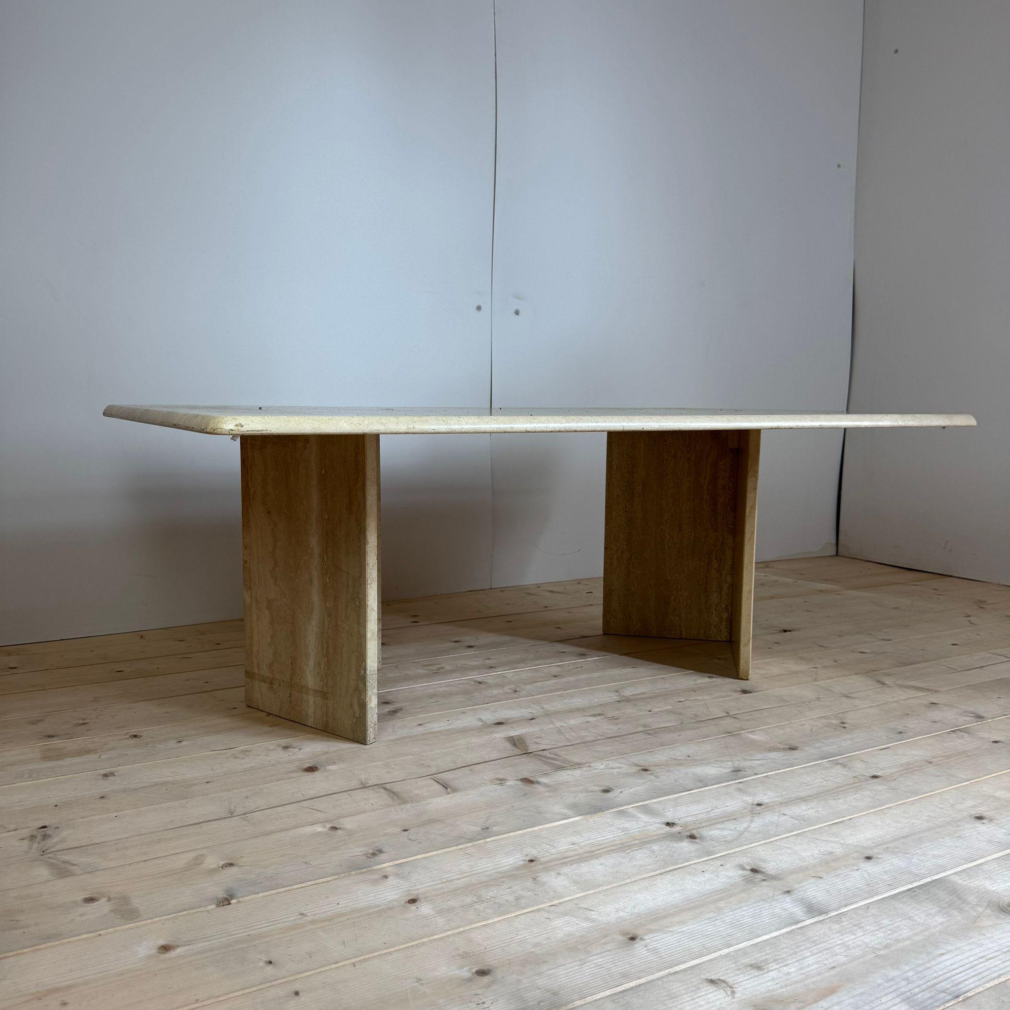 Travertine vintage coffee table in vendita 1