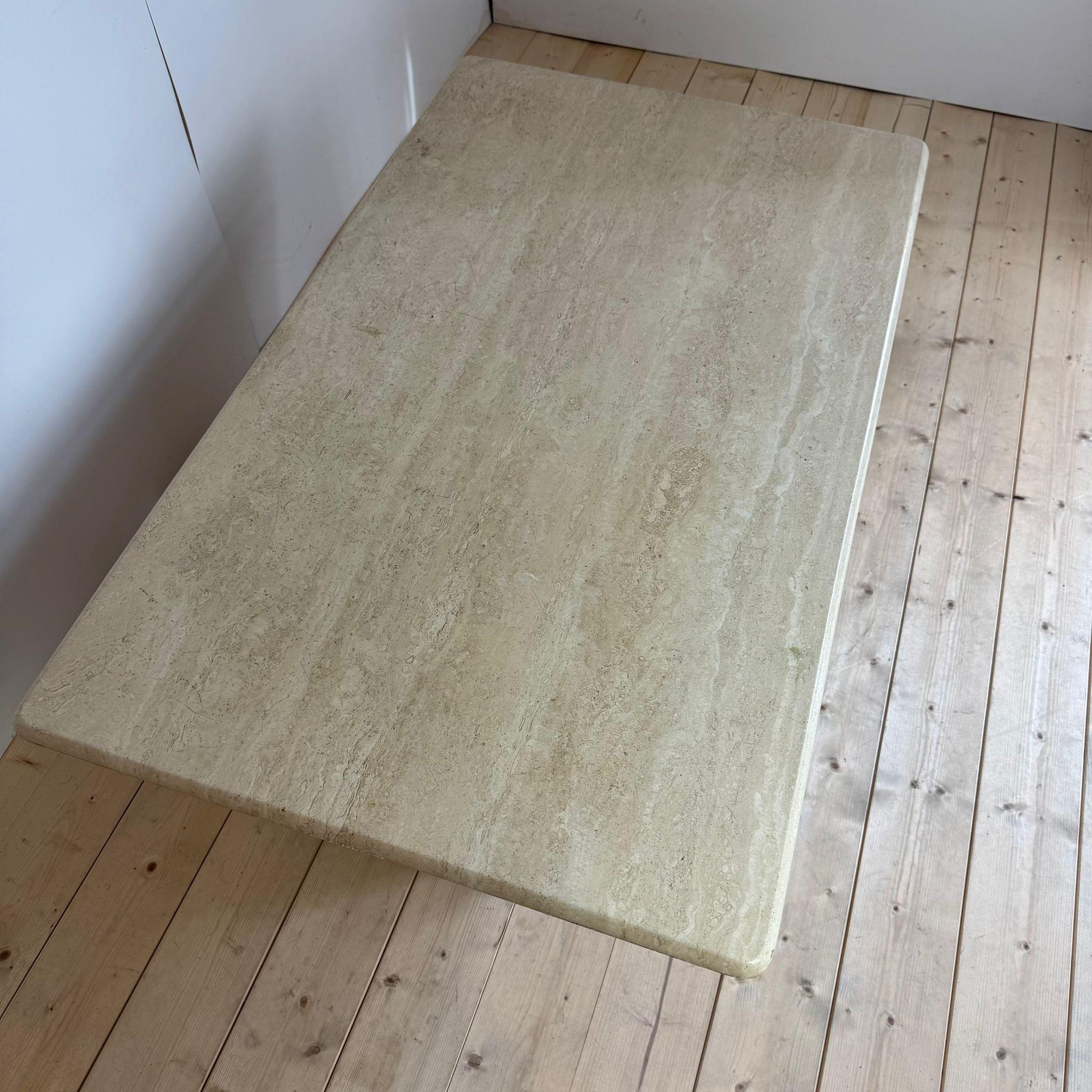 Travertine vintage coffee table in vendita 2