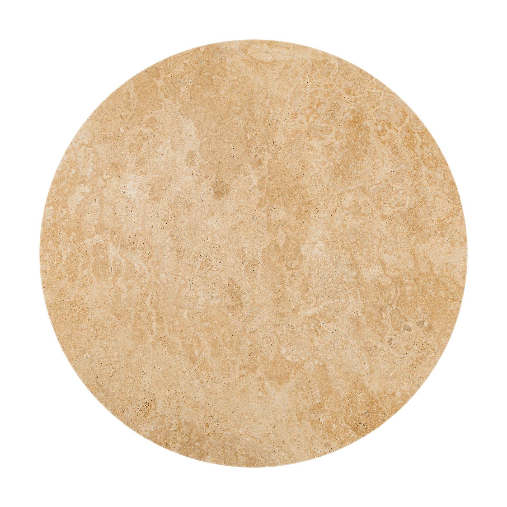Der schöne runde Couchtisch Travertino aus Marmor ist von dem bekannten rotierenden Objekt Lazy Susan inspiriert. Dieser Couchtisch vermittelt durch seine kreisförmige Form und die daraus hervorstechenden Flächen die Idee einer Drehbewegung. Dieser
