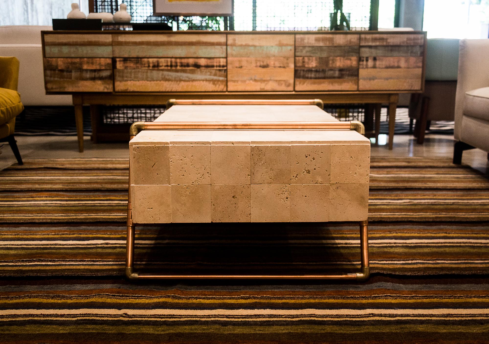 minimalist center table