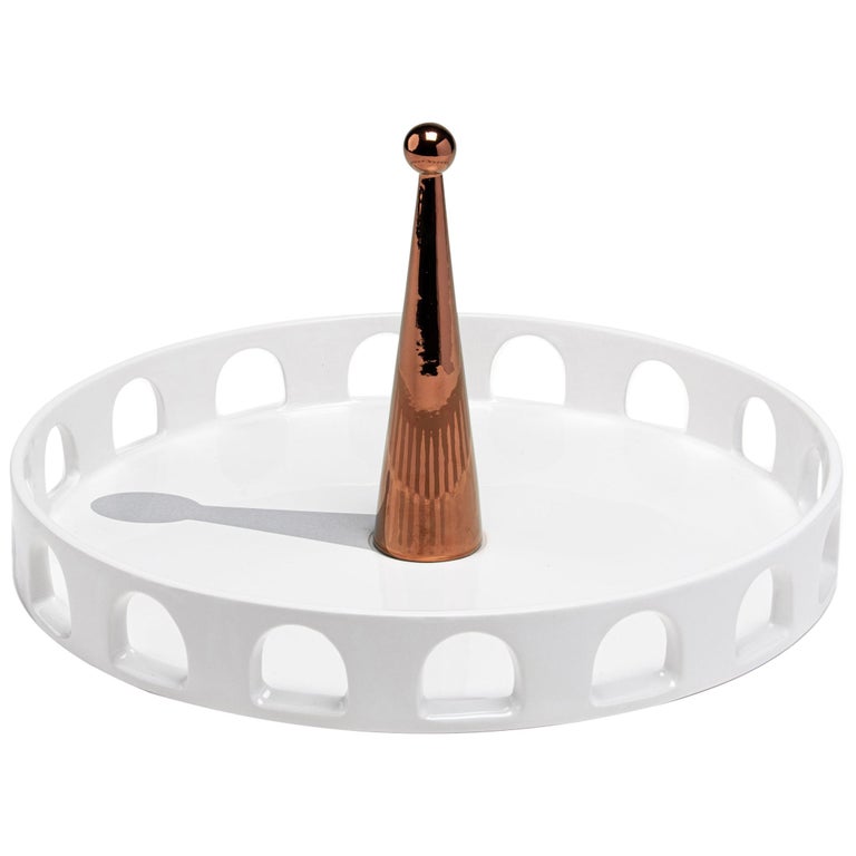06:45 _ White Ceramic and Copper Details Handcrafted Round Tray For Sale
