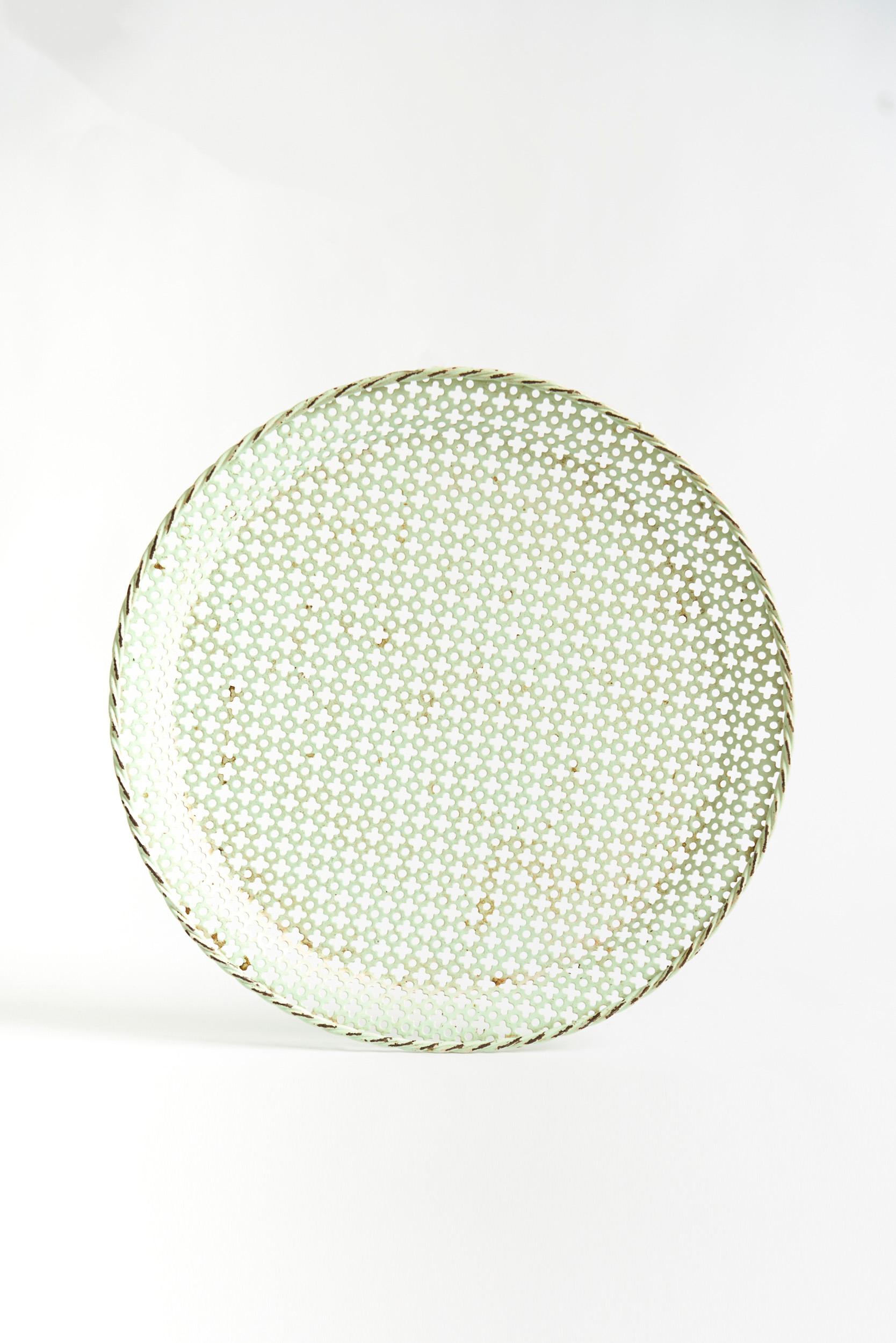 Un plateau circulaire rigitule de Mathieu Mategot
France, Circa 1955
