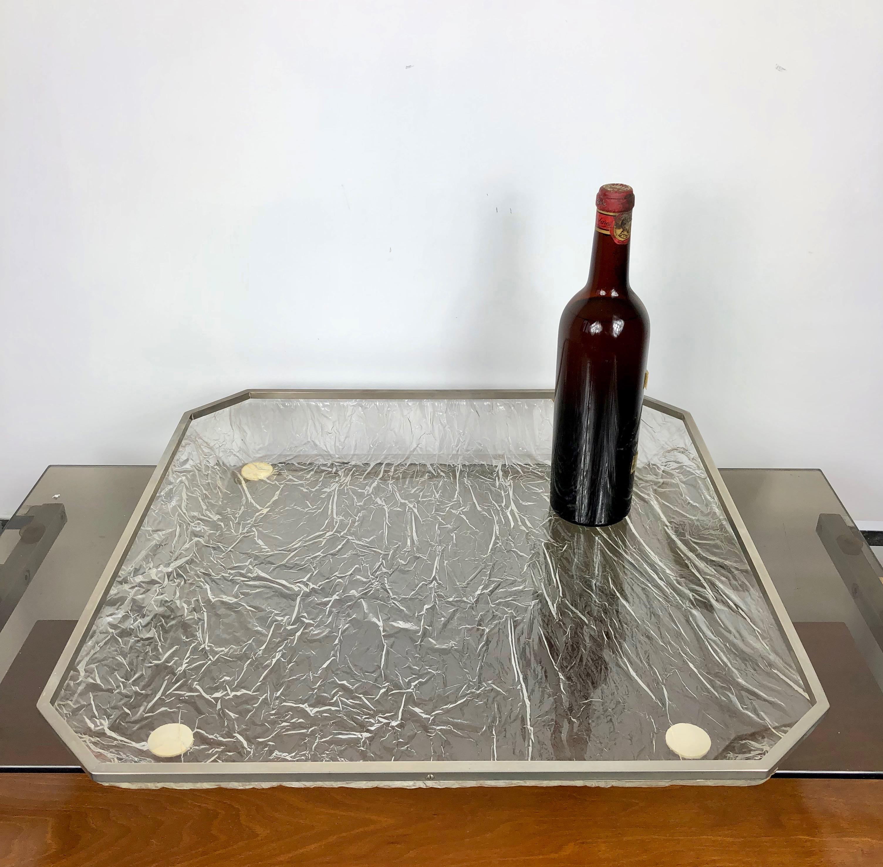 Tafelaufsatz mit Eiseffekt aus Lucite-Metall, Tablett Willy Rizzo-Stil, Italien, 1970er Jahre im Zustand „Gut“ im Angebot in Rome, IT