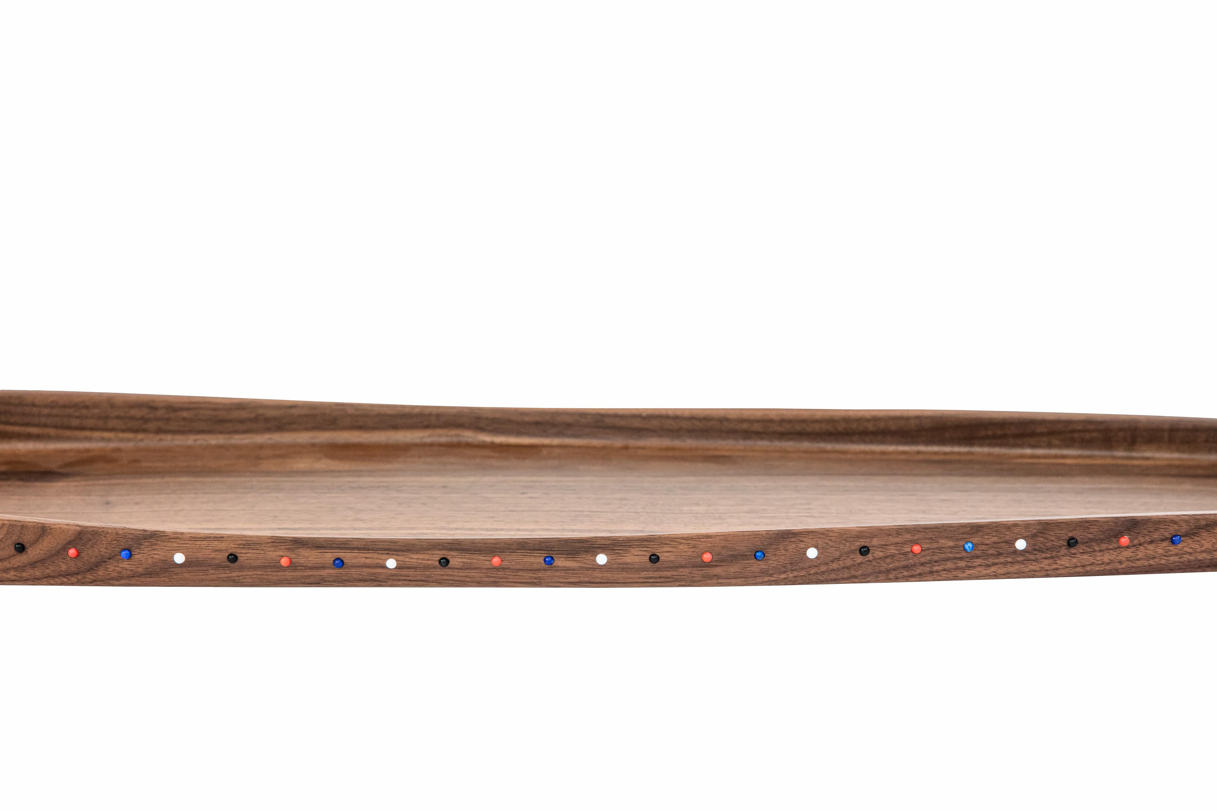 Wooden serving tray of decorative walnut wood from the SoShiro Pok collection In New Condition For Sale In London, GB