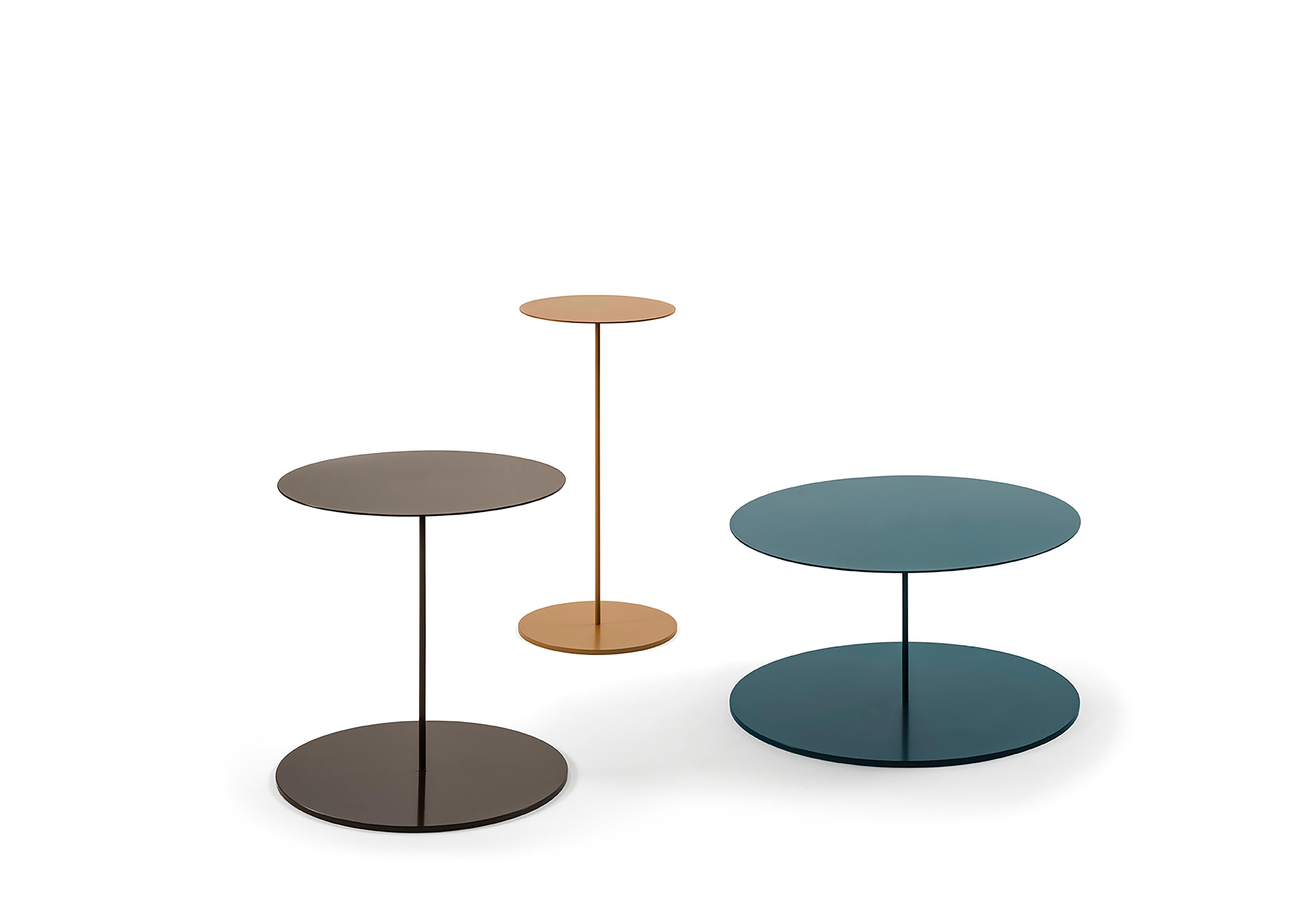 Side tables in metal tublars and laser-cut metal sheets in finish in RAL colors or with optional metal varnish - brass, dark bronze, copper, satin-finish black.