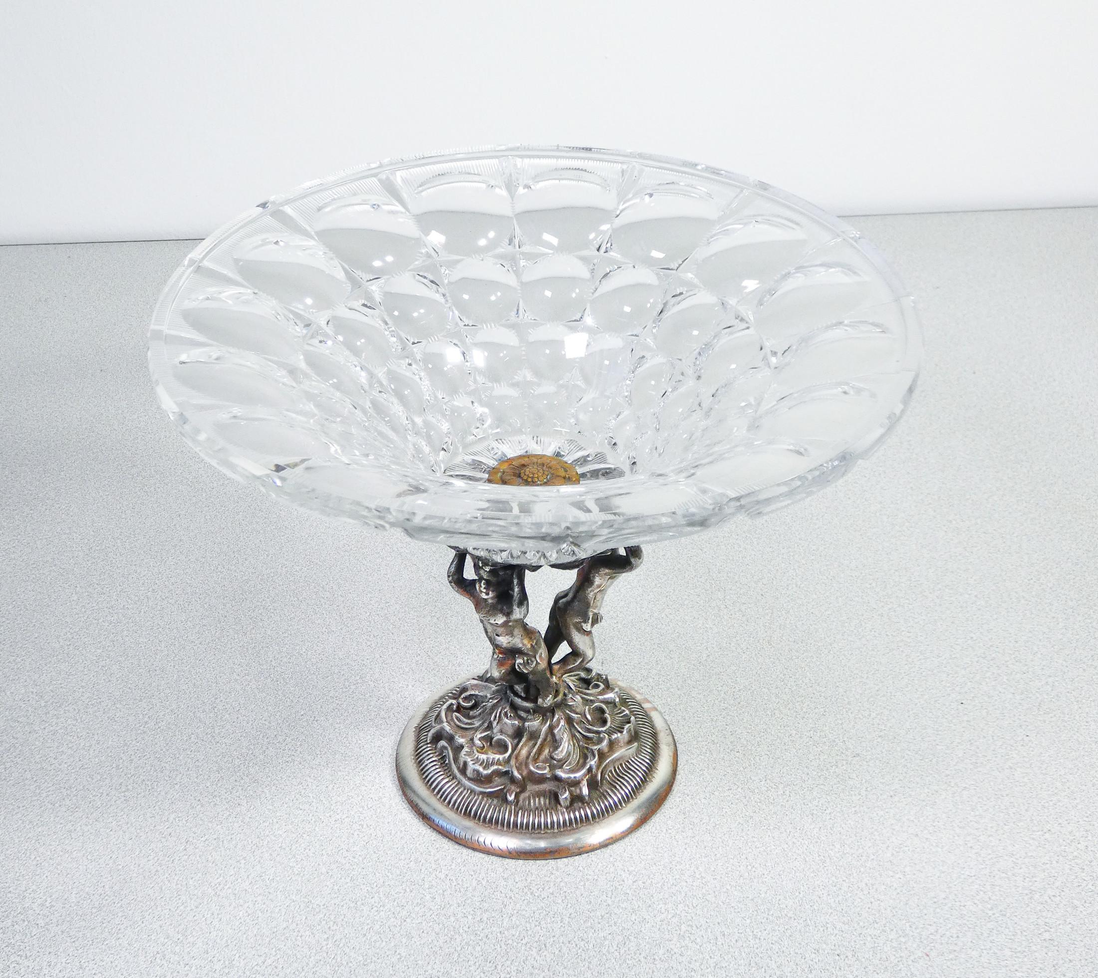 Italian Tray in Cut Crystal Base with Sculptures of Putti in Sheffield, Early 20th C. For Sale