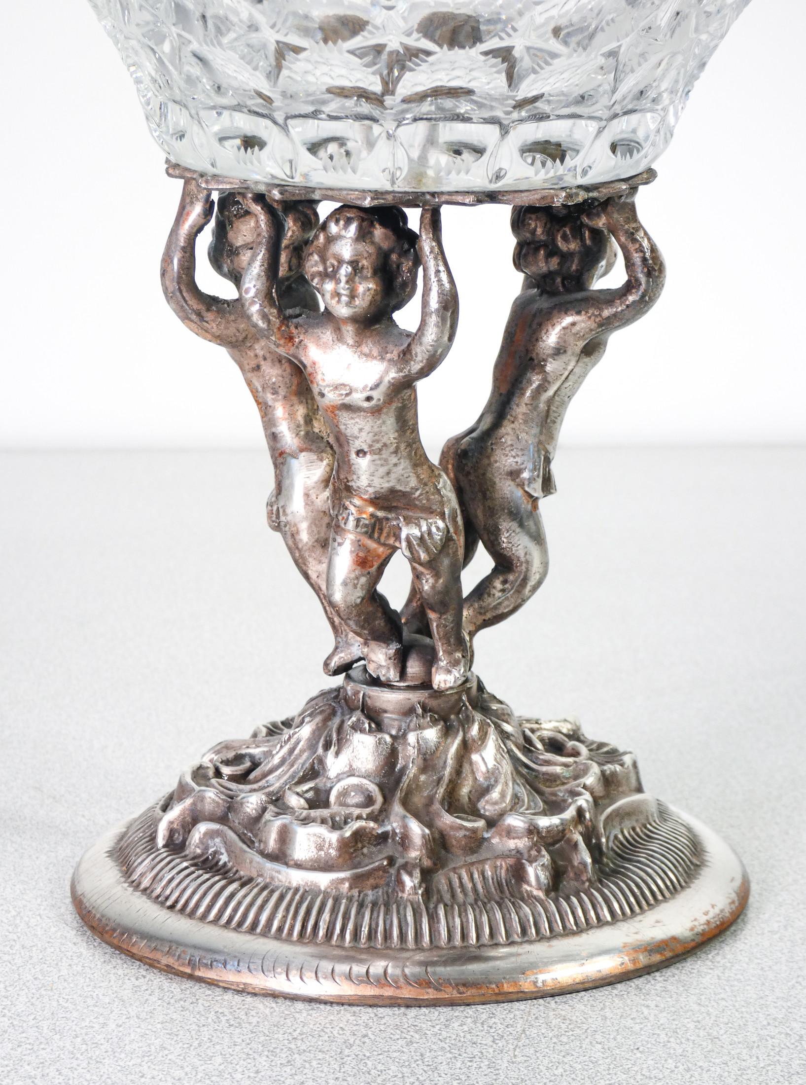 20th Century Tray in Cut Crystal Base with Sculptures of Putti in Sheffield, Early 20th C. For Sale
