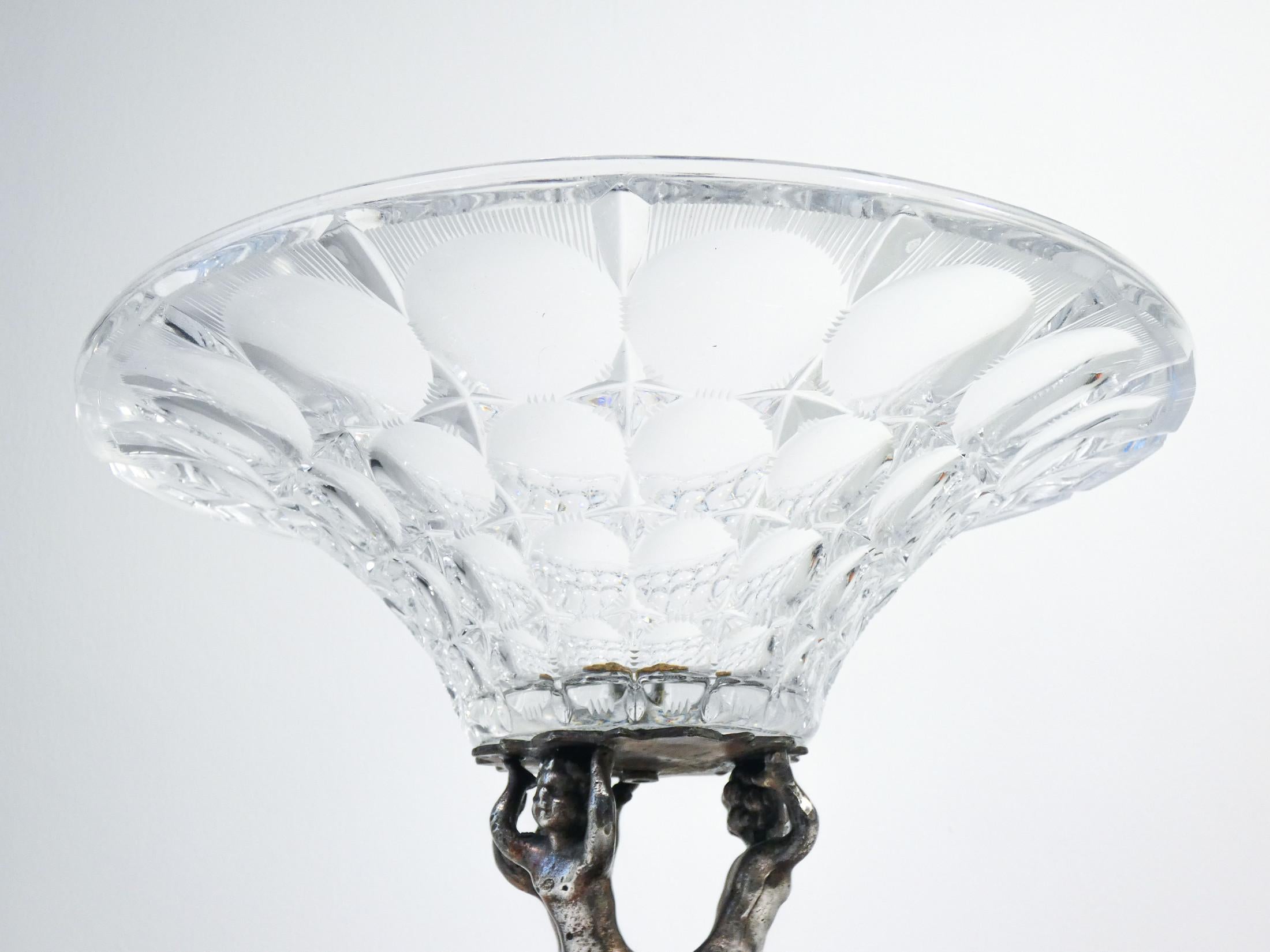 Tray in Cut Crystal Base with Sculptures of Putti in Sheffield, Early 20th C. For Sale 2