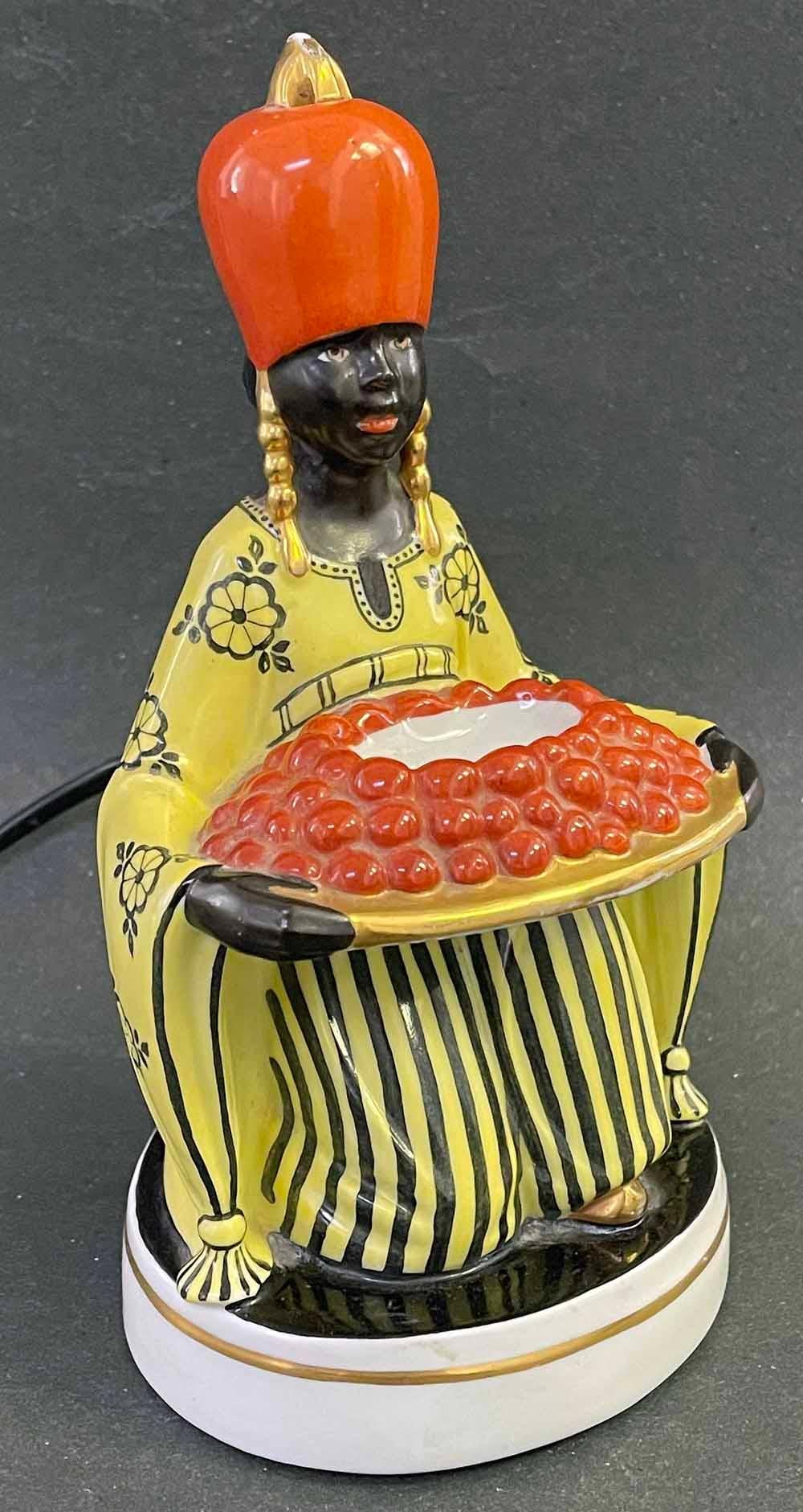 Art déco « Tray of Oranges », rare mannequin de parfum Art Déco avec figure d'Afrique du Nord en vente