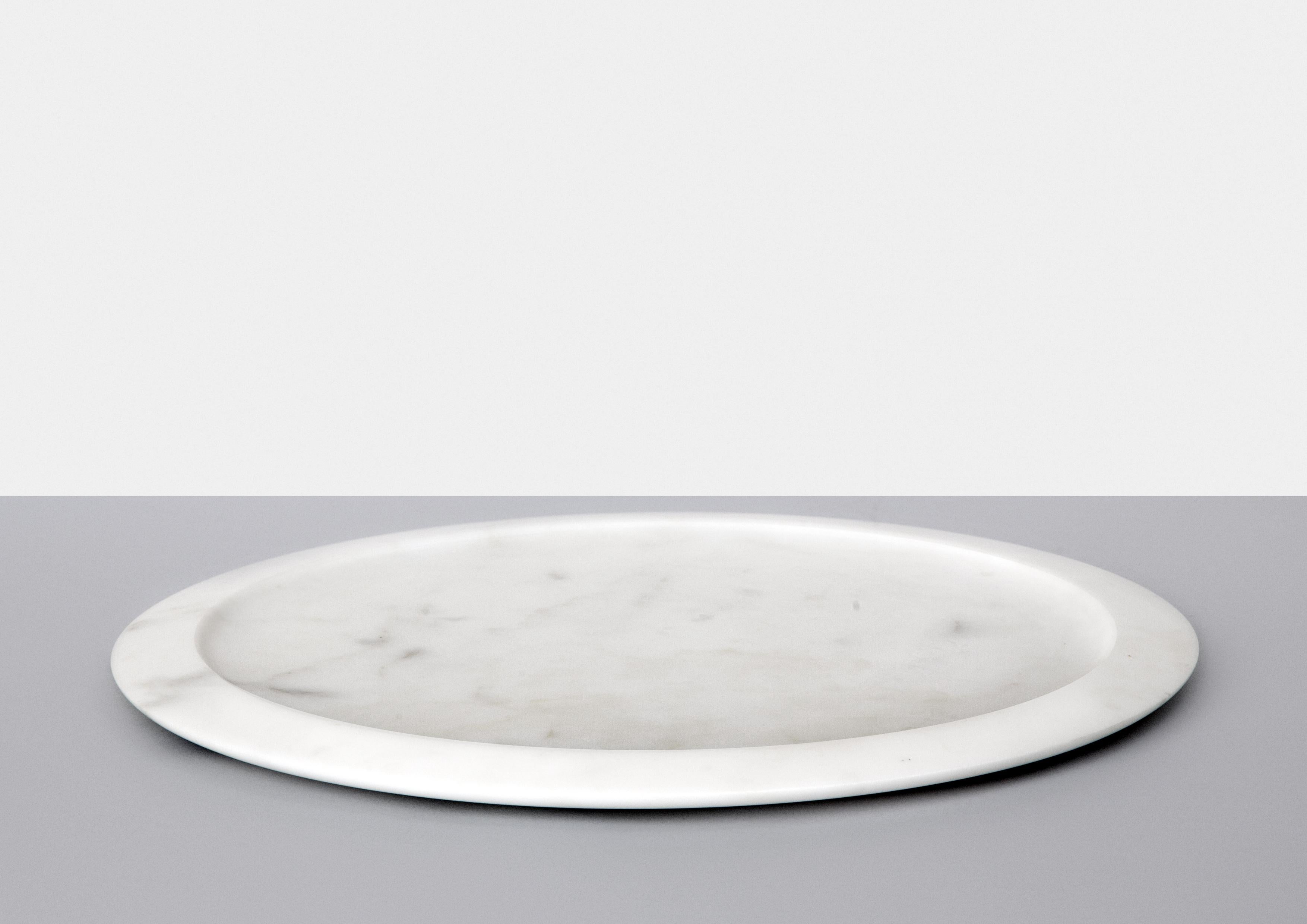 Moderne Plateau de service ou plateau en marbre blanc de Colominas, Italie, en stock en vente