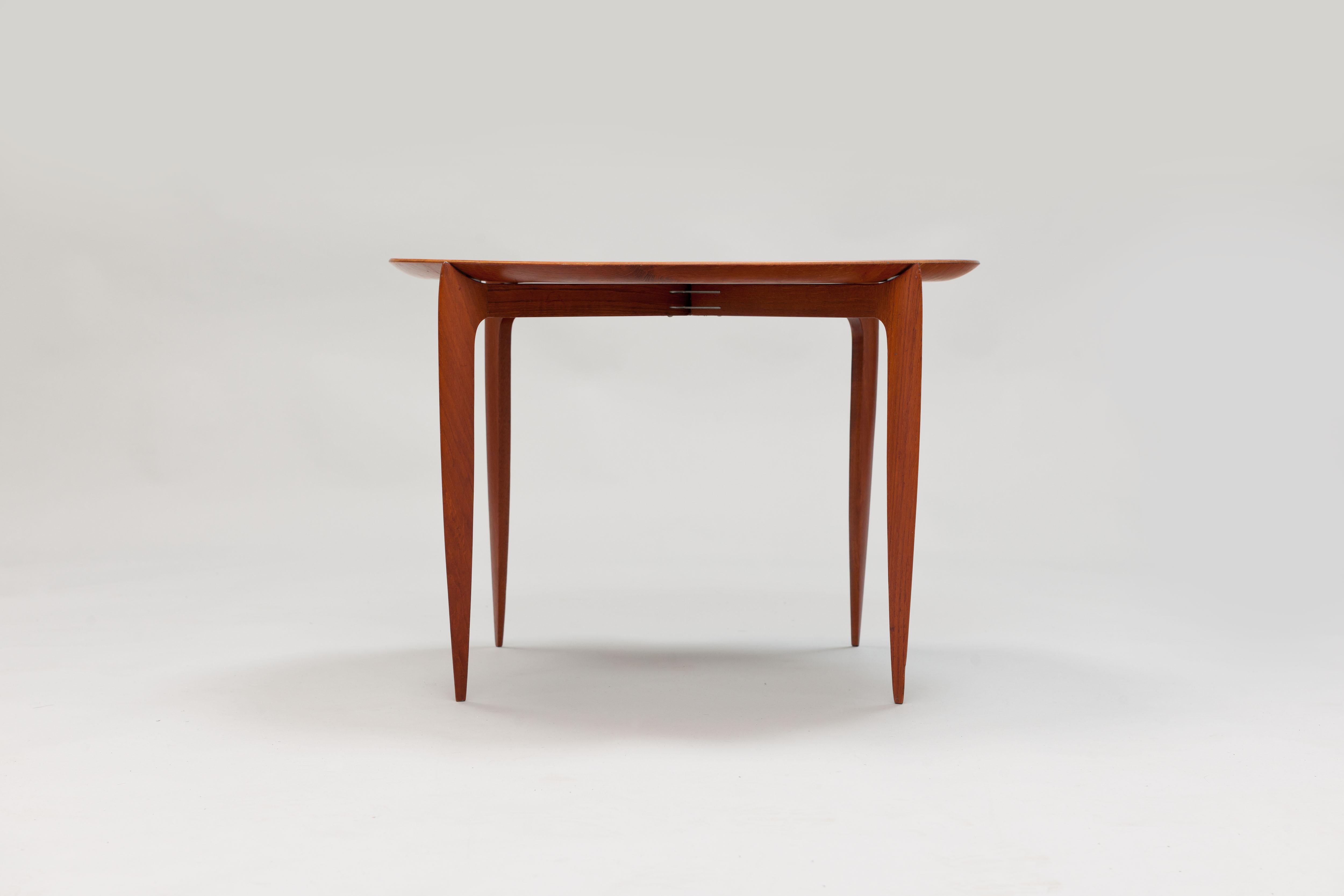 Tray table model 4508 was initially designed in 1957 for the employees of Fritz Hansen. However, the design by designers Svend Åge Willumsen and Hans Engholm was so successful that it was put into production after many requests from friends and