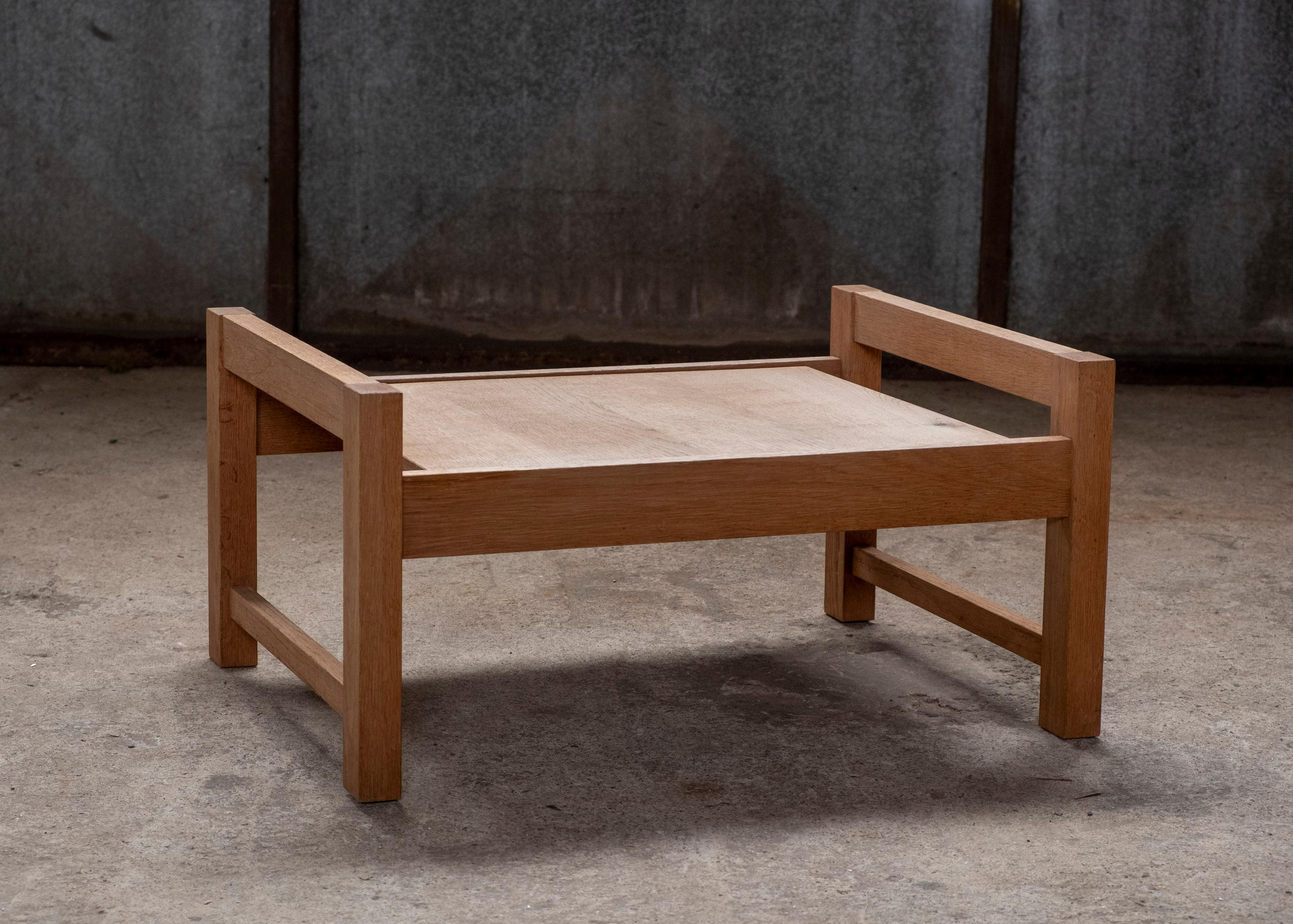 Tray Table in Oak, 1960s Van Den Berghe Pauvers, Belgium In Good Condition For Sale In Balen, BE