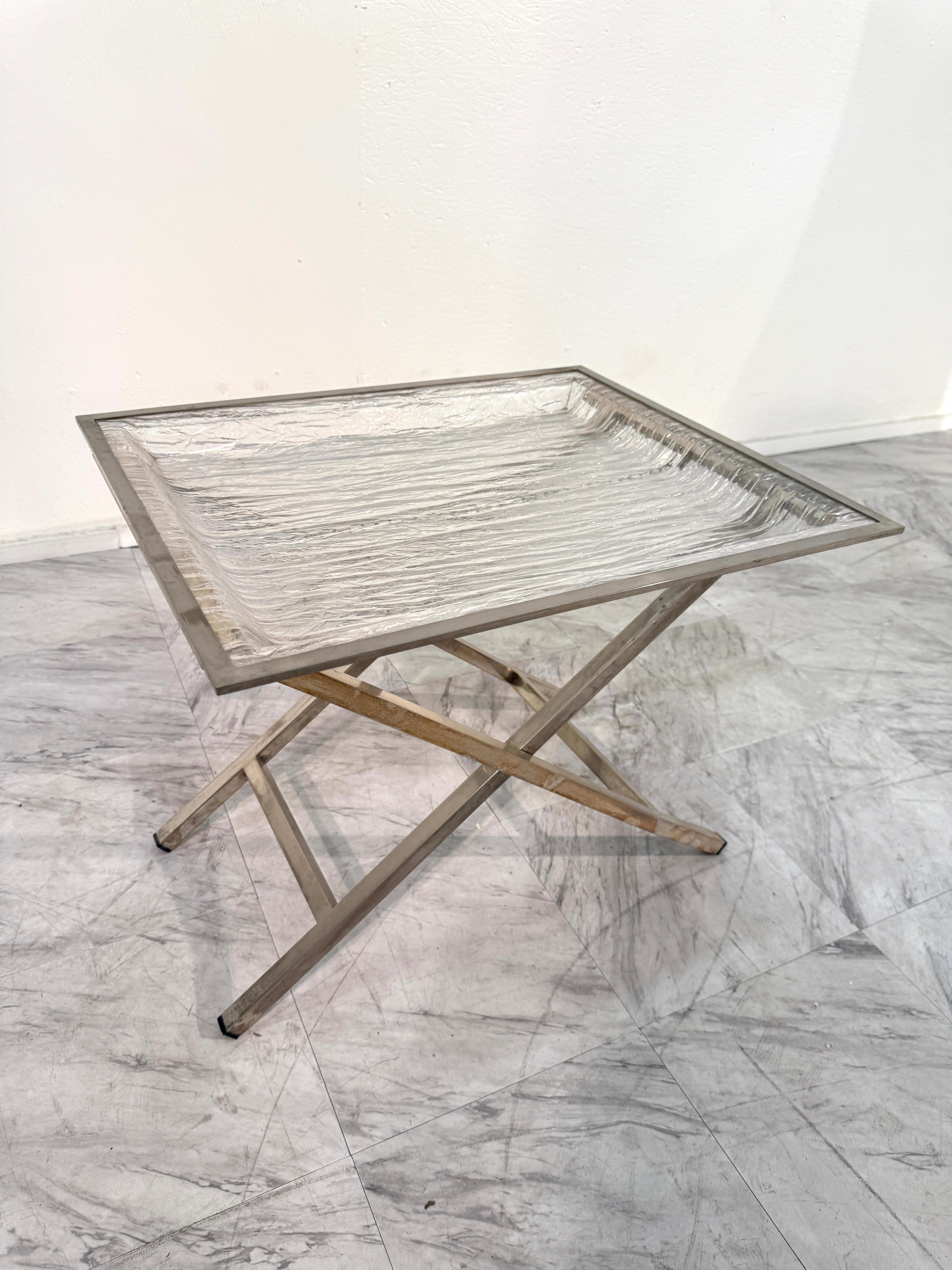 Moderne Table à plateau avec plateau en lucite texturé, Italie, années 1960 en vente