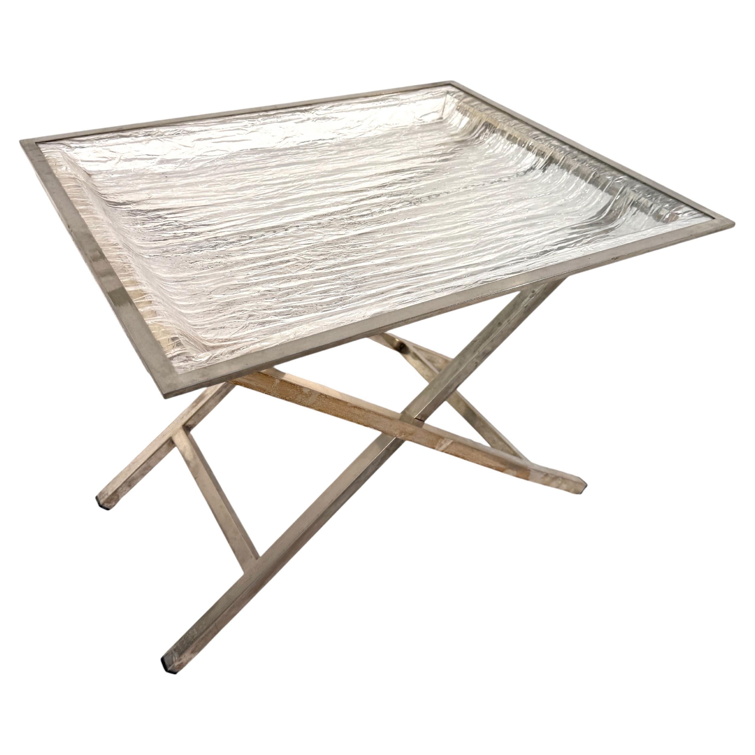Table à plateau avec plateau en lucite texturé, Italie, années 1960 en vente
