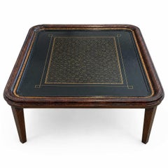 Table basse à plateau avec finition laquée dorée