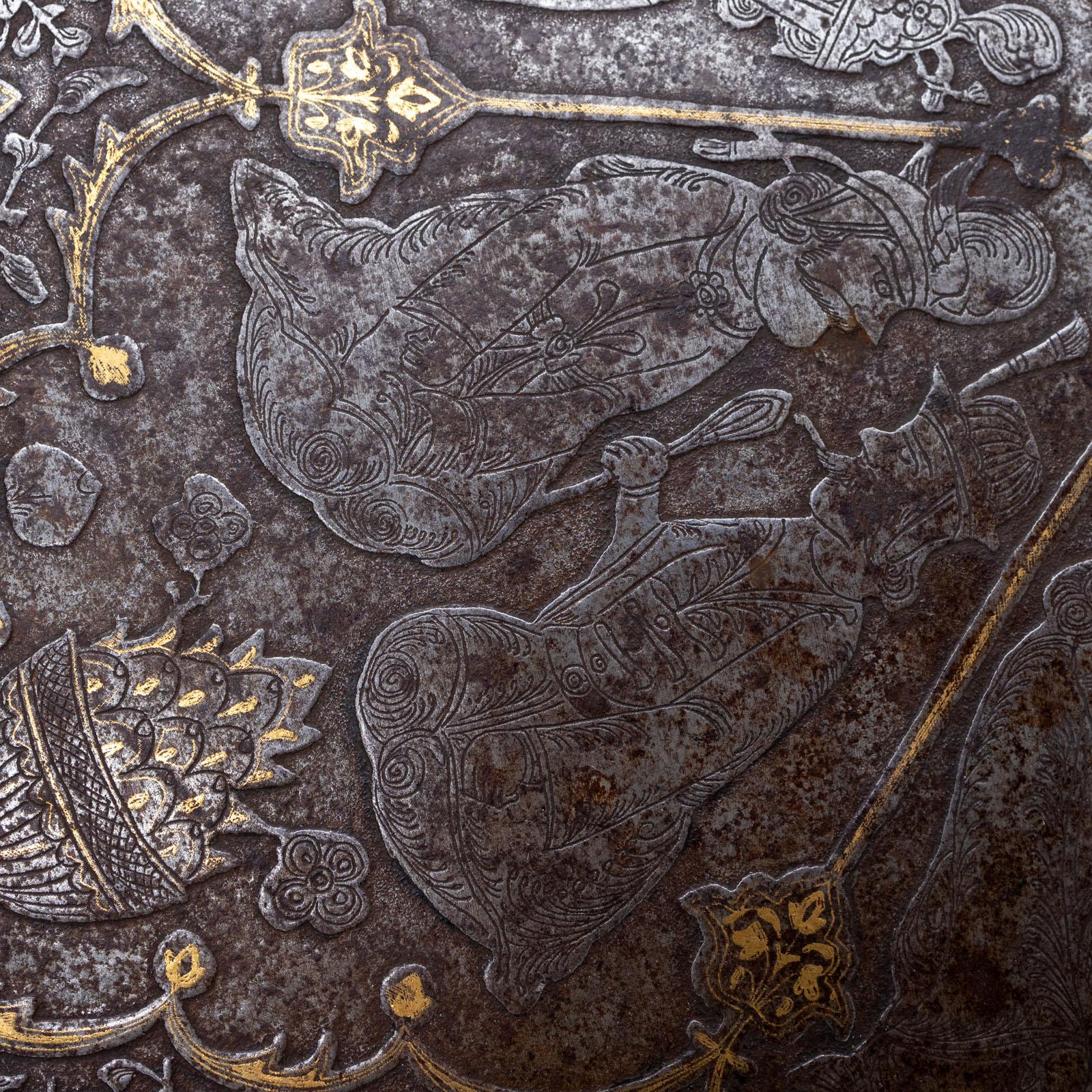 Tablett mit Goldintarsien, Persische Qajar-Periode, 19. Jahrhundert im Zustand „Gut“ im Angebot in Greding, DE