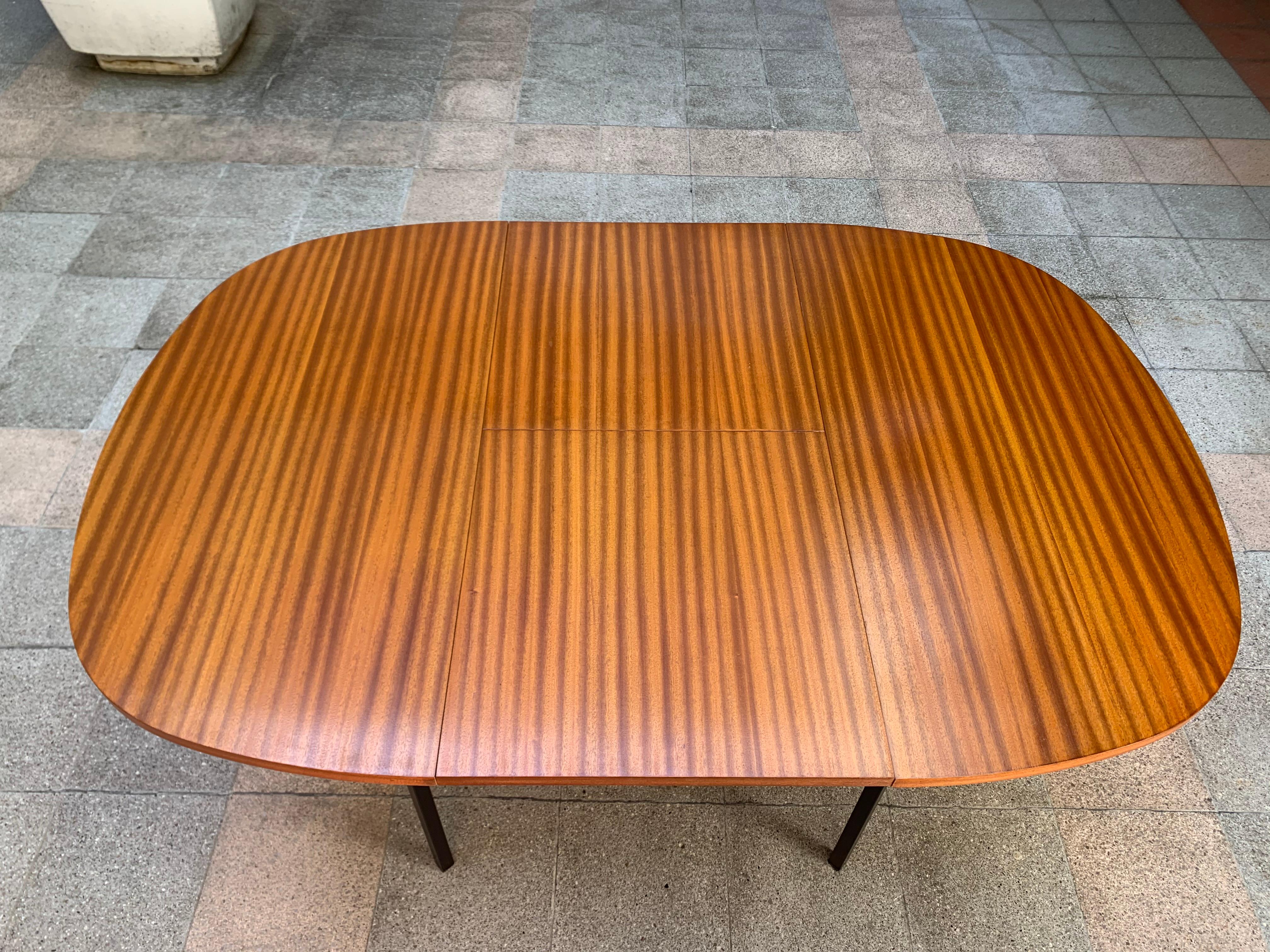 TRC20 System Dining Table, Pierre Guariche 1