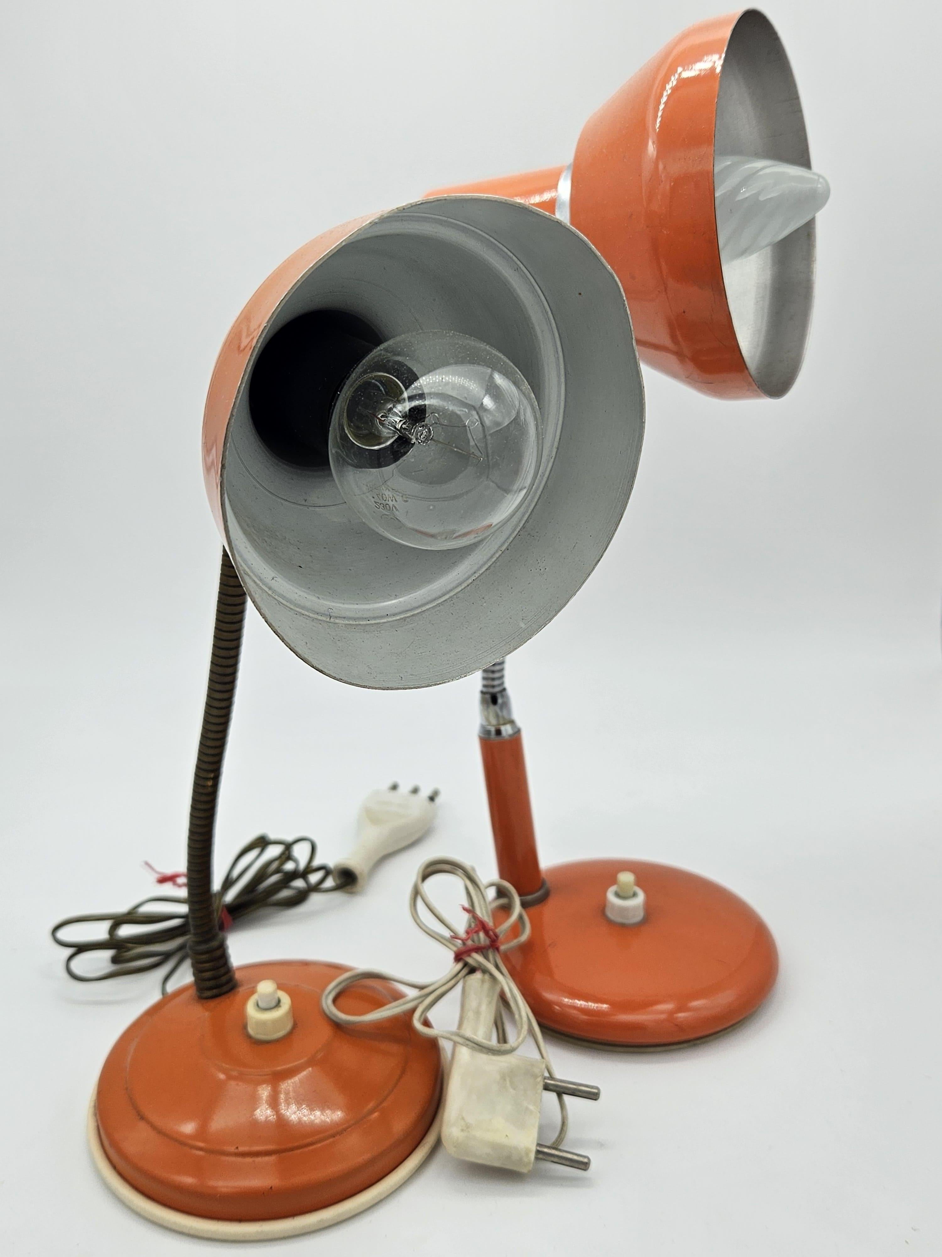 Drei metallfarbene Tischlampen aus den 1970er Jahren (Italian) im Angebot
