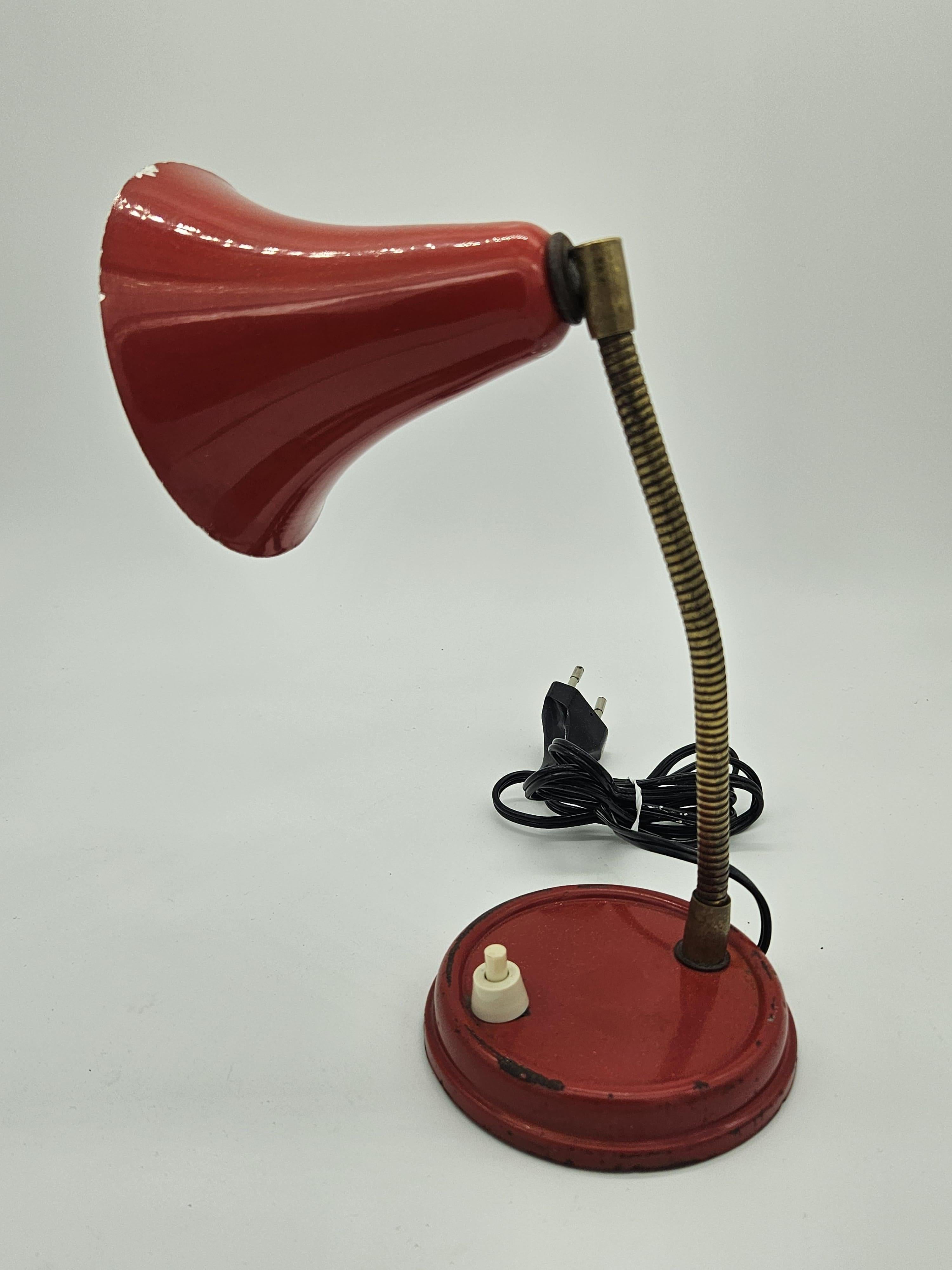Drei metallfarbene Tischlampen aus den 1970er Jahren (Metall) im Angebot