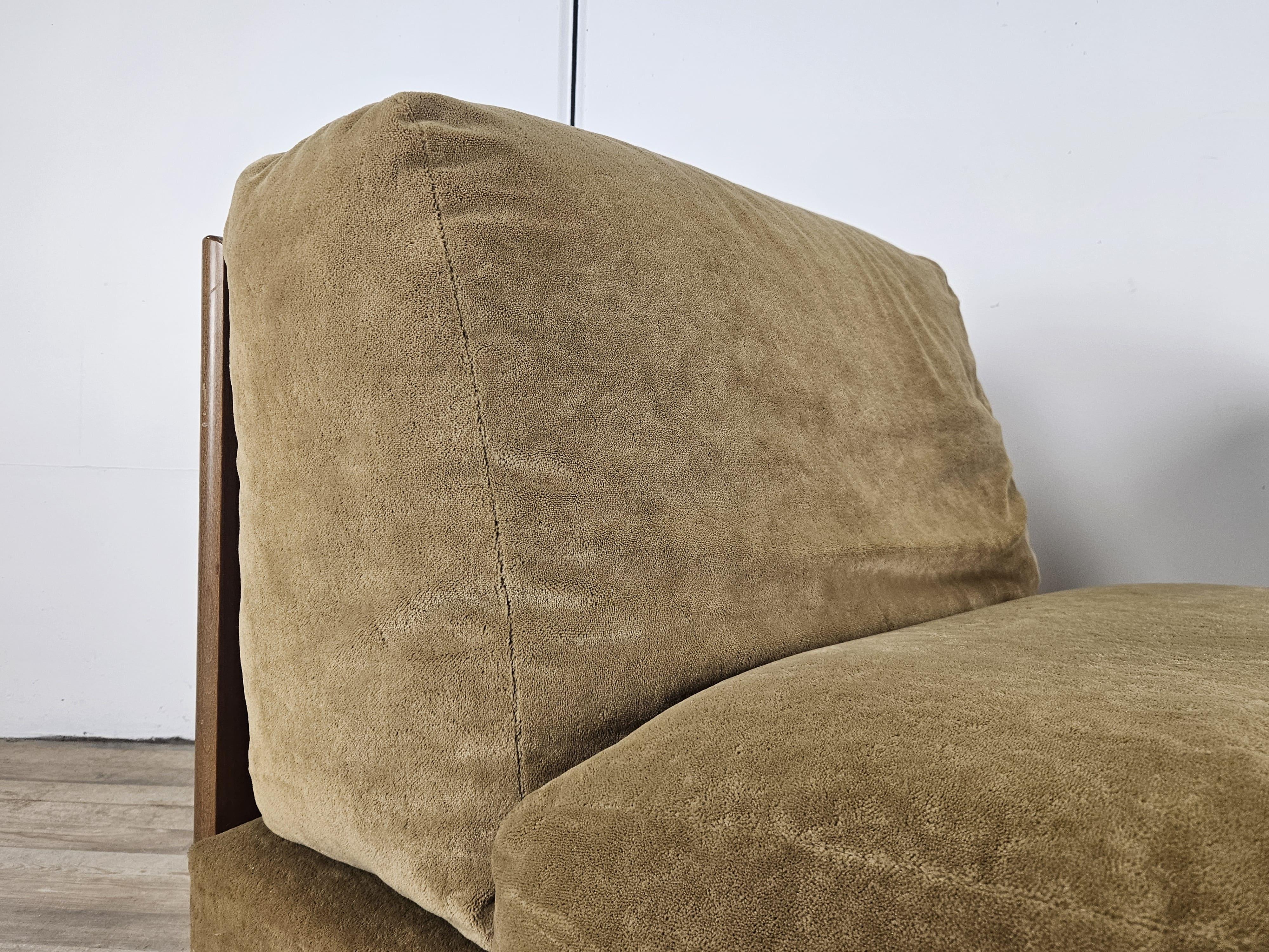 Tre poltrone lounge anni '70 in stoffa finales del siglo XX en venta