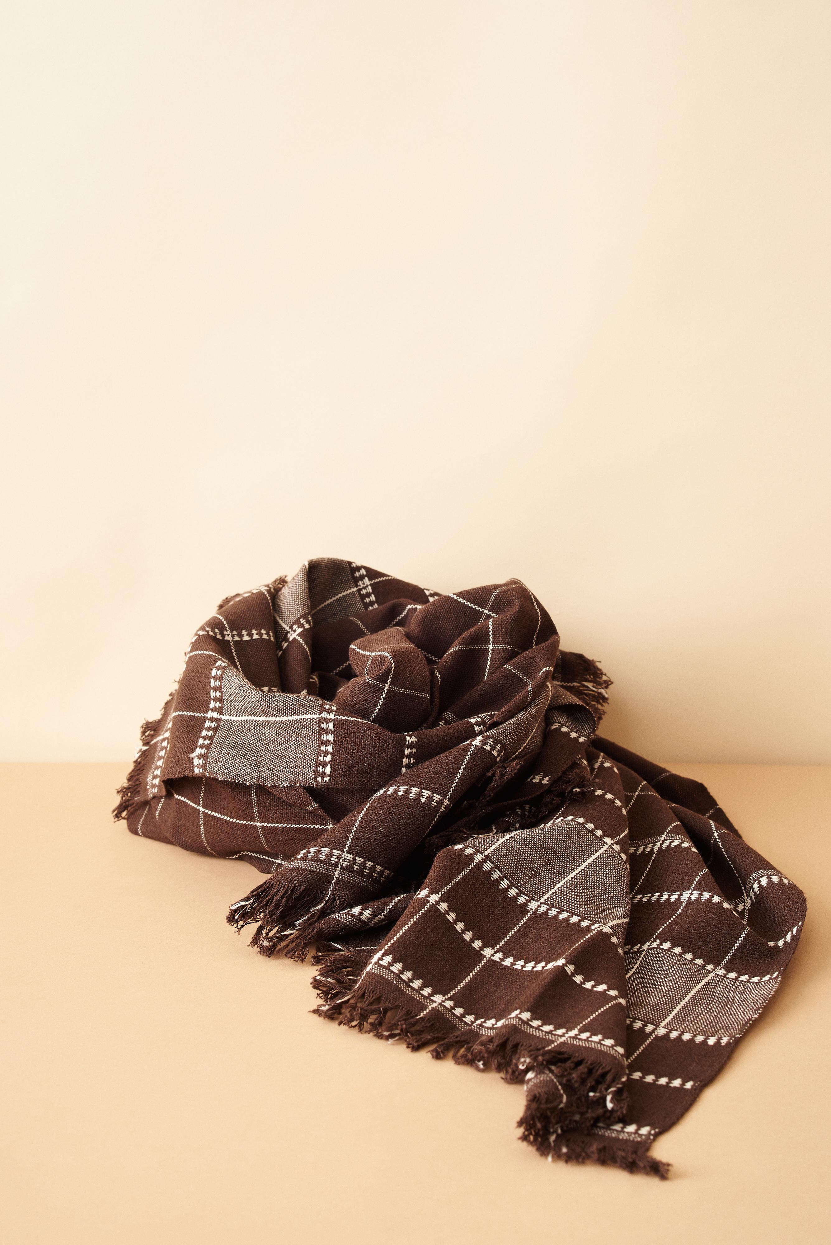Treacle Brown Handloom Throw / Blanket In Organic Cotton In Checks Pattern For Sale 4