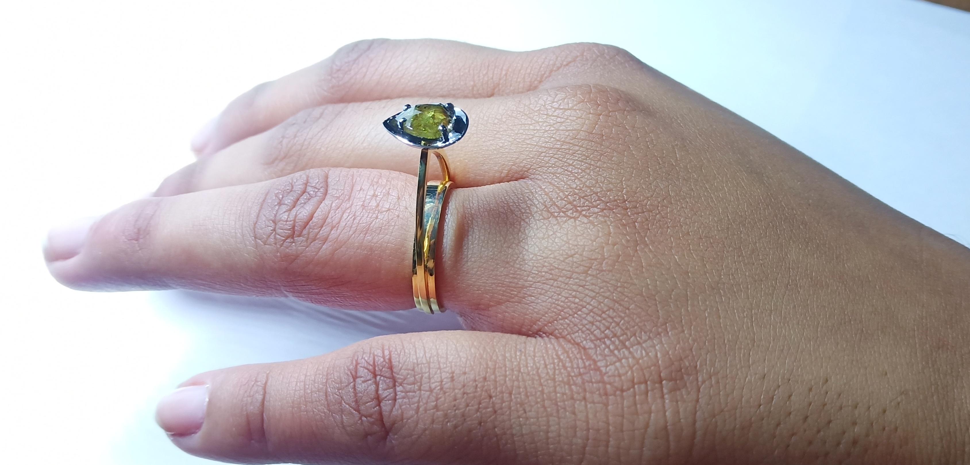 Discover Your Everyday Muse in One of a Kind Colored Diamond Yellow Gold Ring For Sale 7