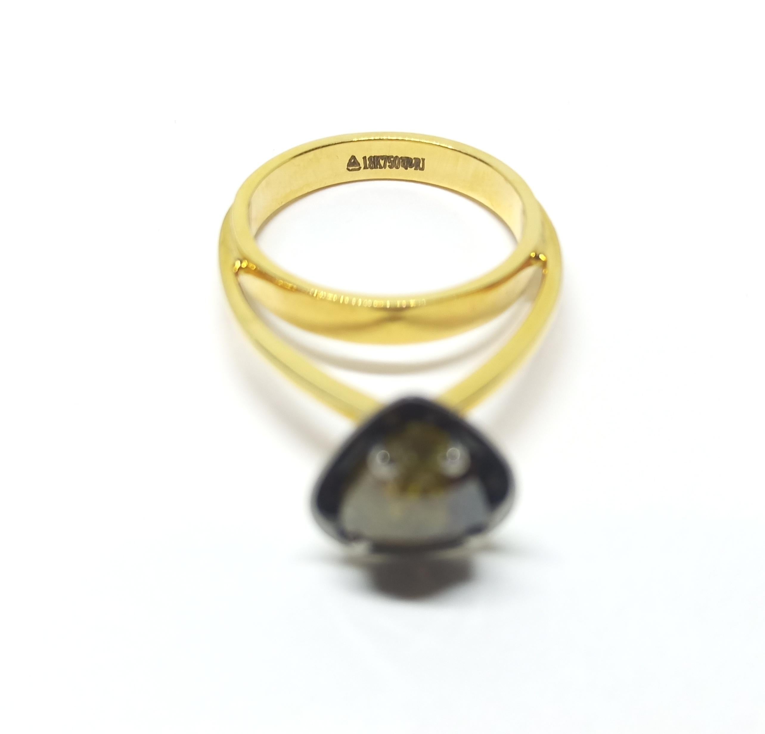 Discover Your Everyday Muse in One of a Kind Colored Diamond Yellow Gold Ring For Sale 1