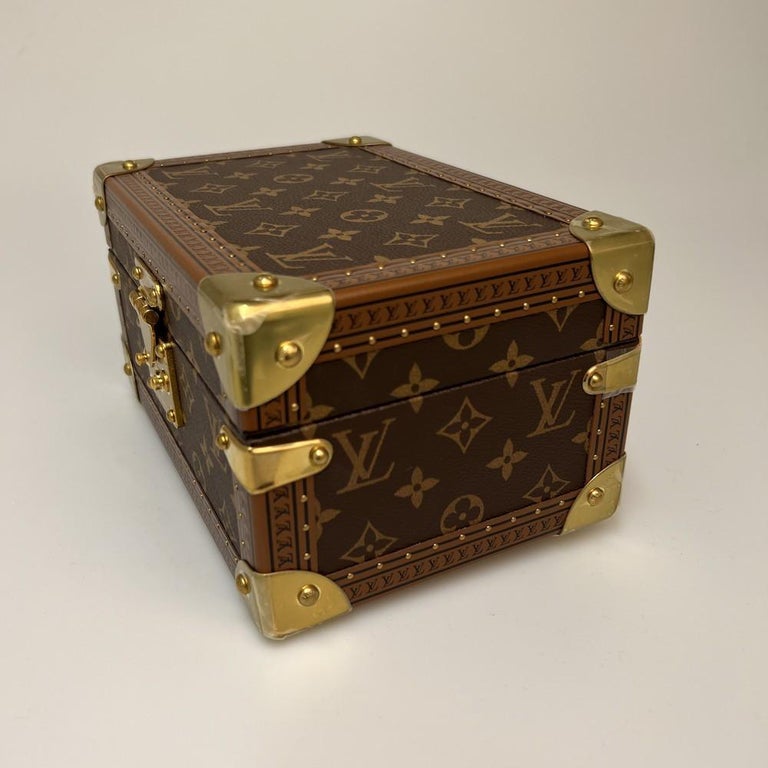LOUIS VUITTON TREASURE BOX 20 IN BROWN CANVAS MONOGRAM M47004 CANVAS-BOX  Cloth ref.496757 - Joli Closet