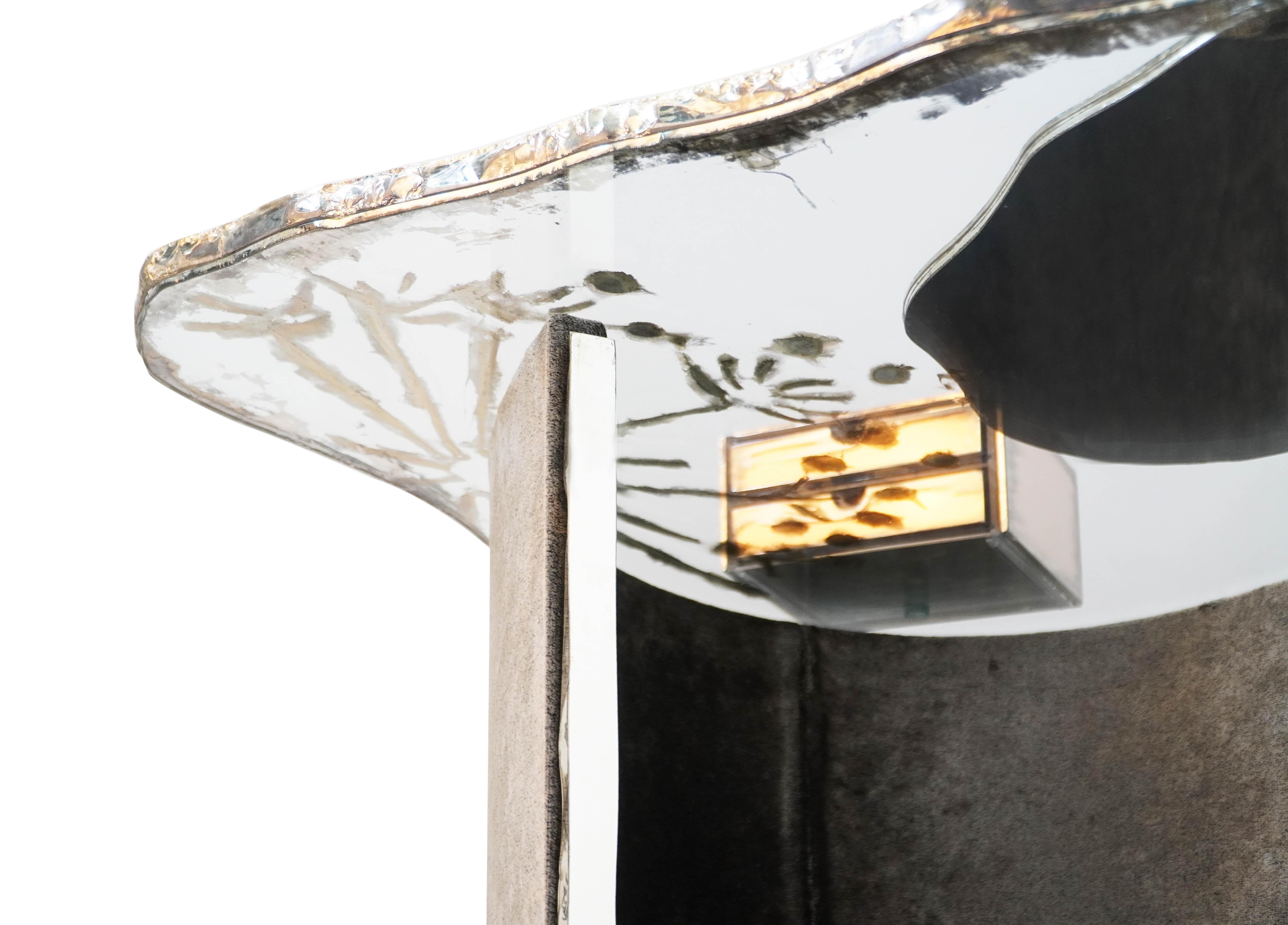 Zeitgenössischer einzigartiger Schminktisch „Treasure“ aus versilbertem Glas, Plexy+Velvet im Zustand „Neu“ im Angebot in Pietrasanta, IT