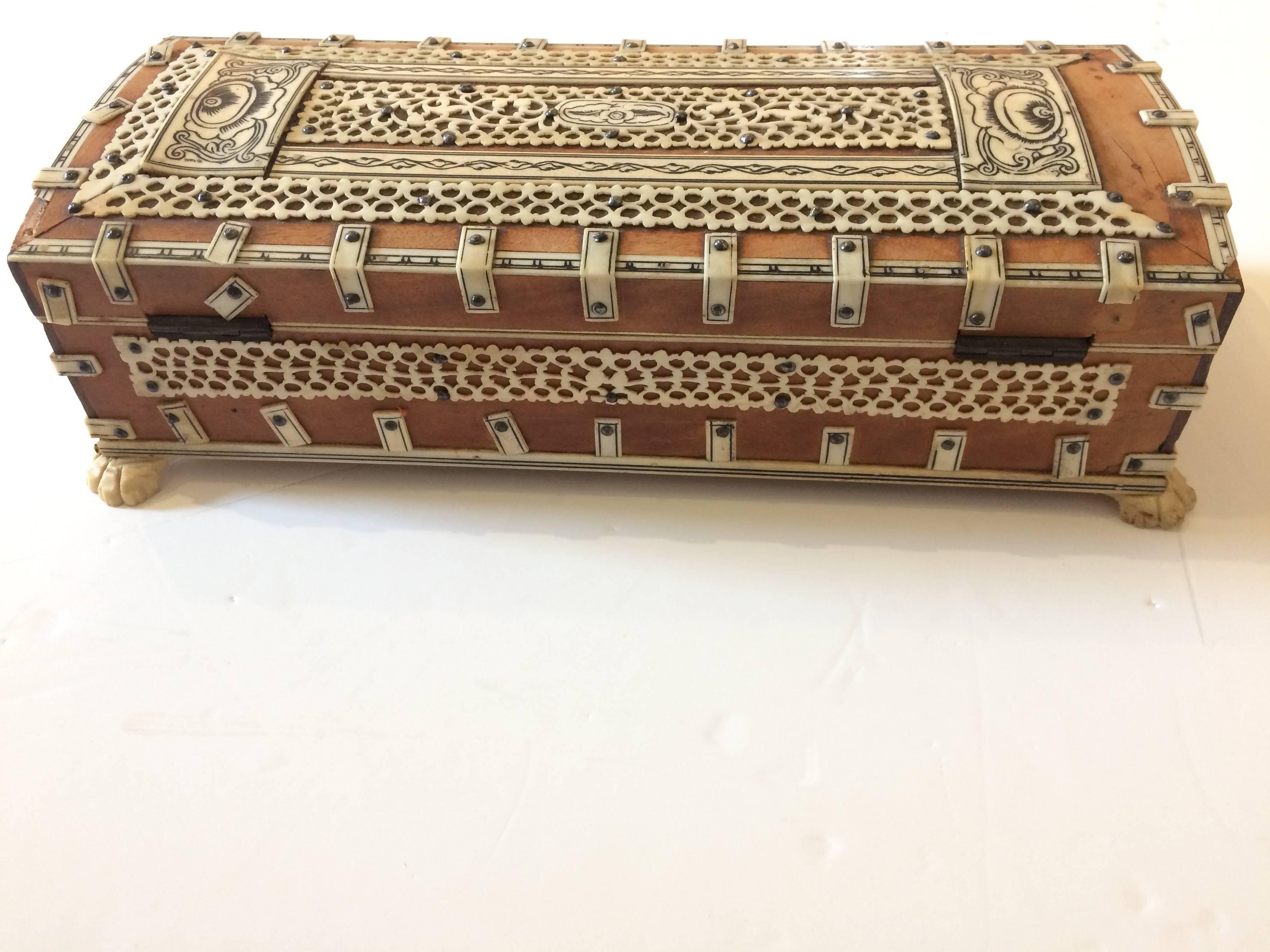 Treasure of an Anglo-Indian Bone and Burlwood Inlay Box In Excellent Condition In Hopewell, NJ