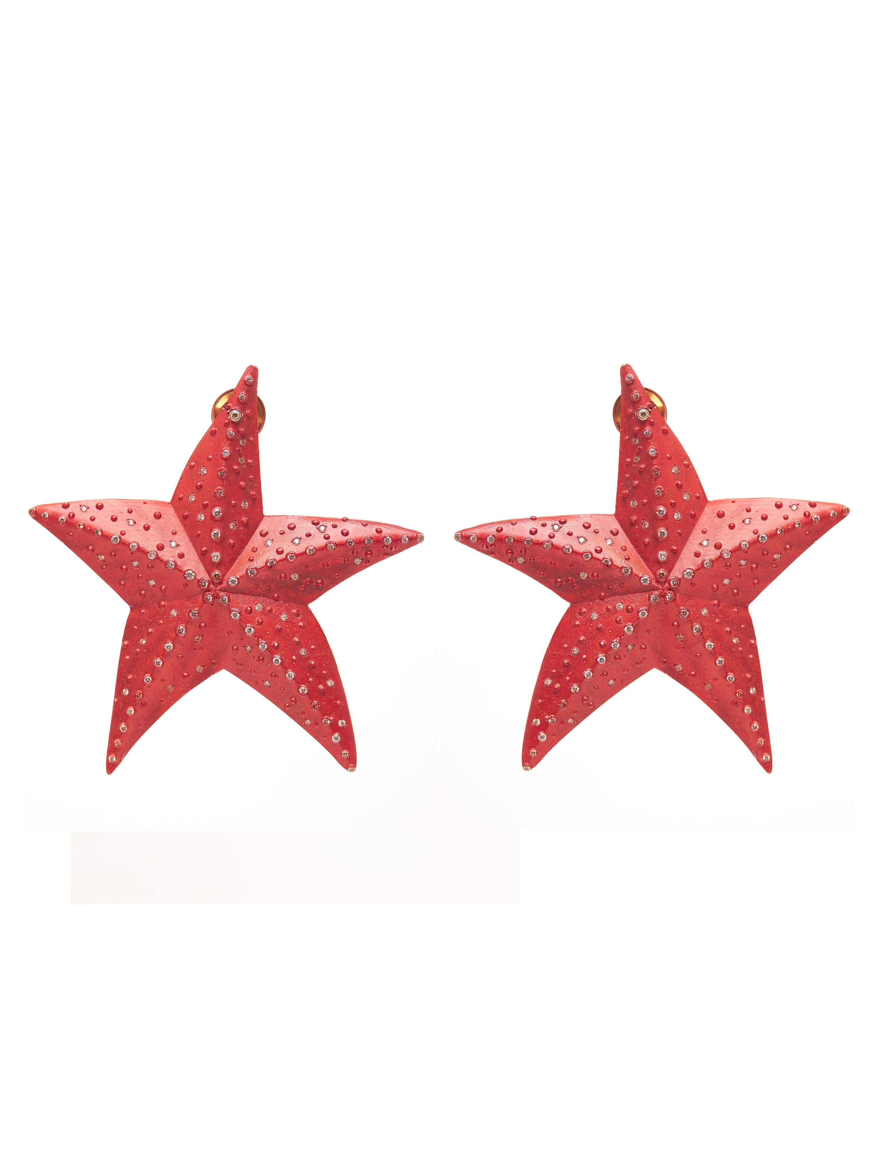 Rot Treasured Starfish-Ohrringe aus recyceltem Aluminium, 18kt Gold und Diamanten im Zustand „Neu“ im Angebot in Mumbai, IN