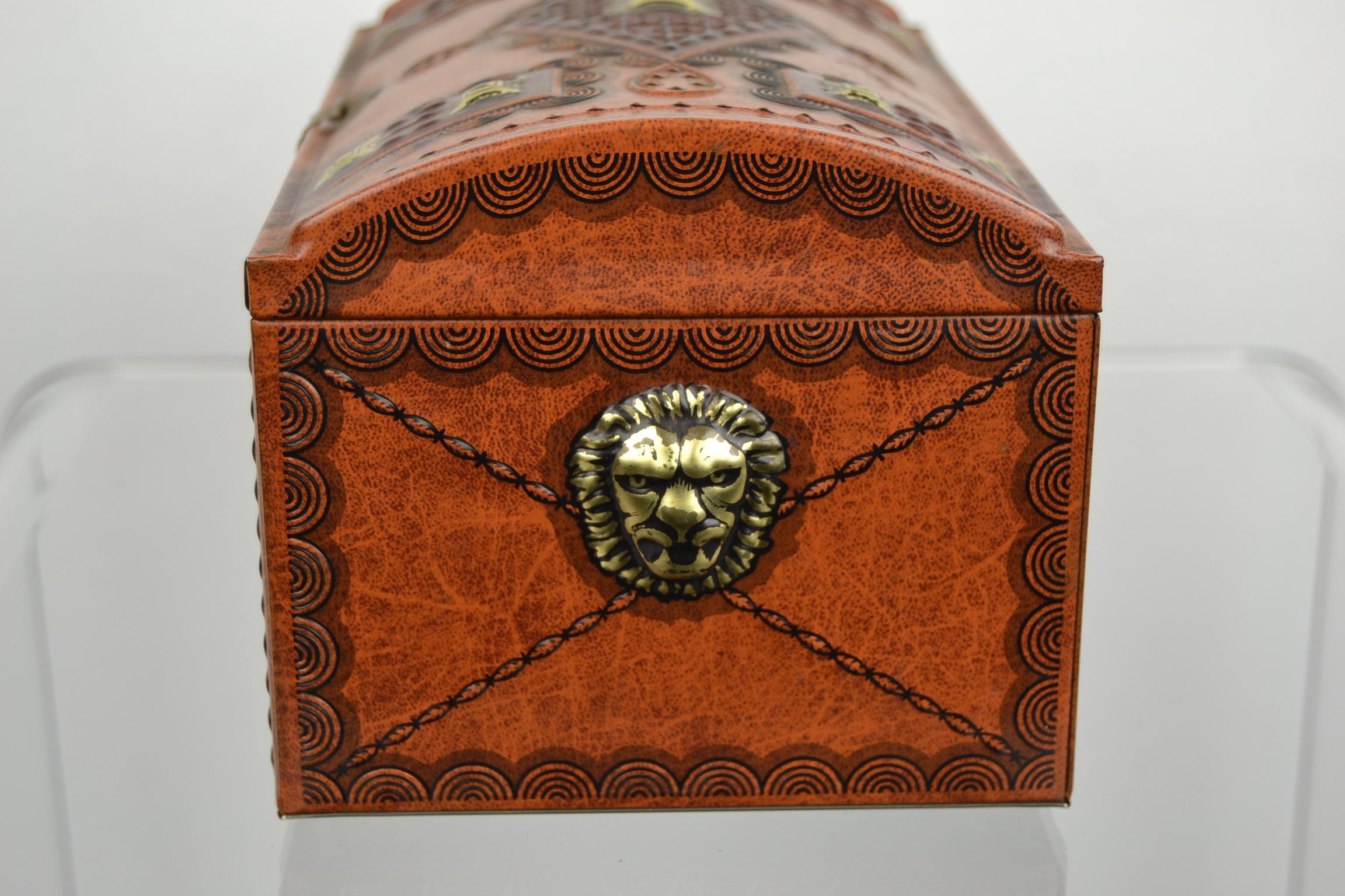 Treasury Tin or Coffer Tin with Lion Heads, 1950s For Sale 2