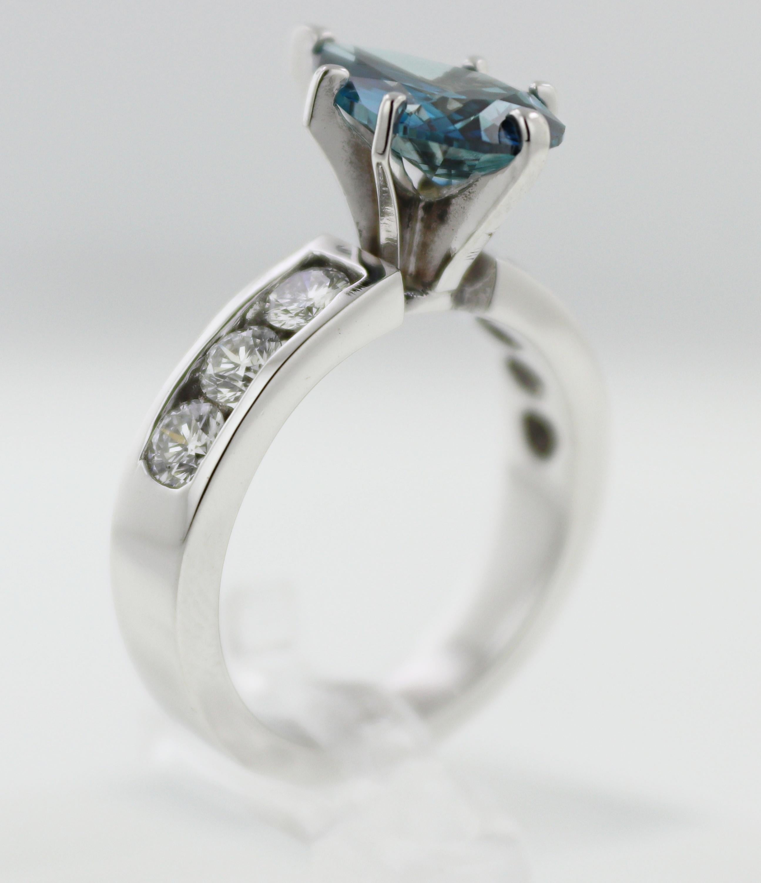 Natürlicher behandelter blauer Diamant, Diamantring 14k Weißgold Damen im Angebot