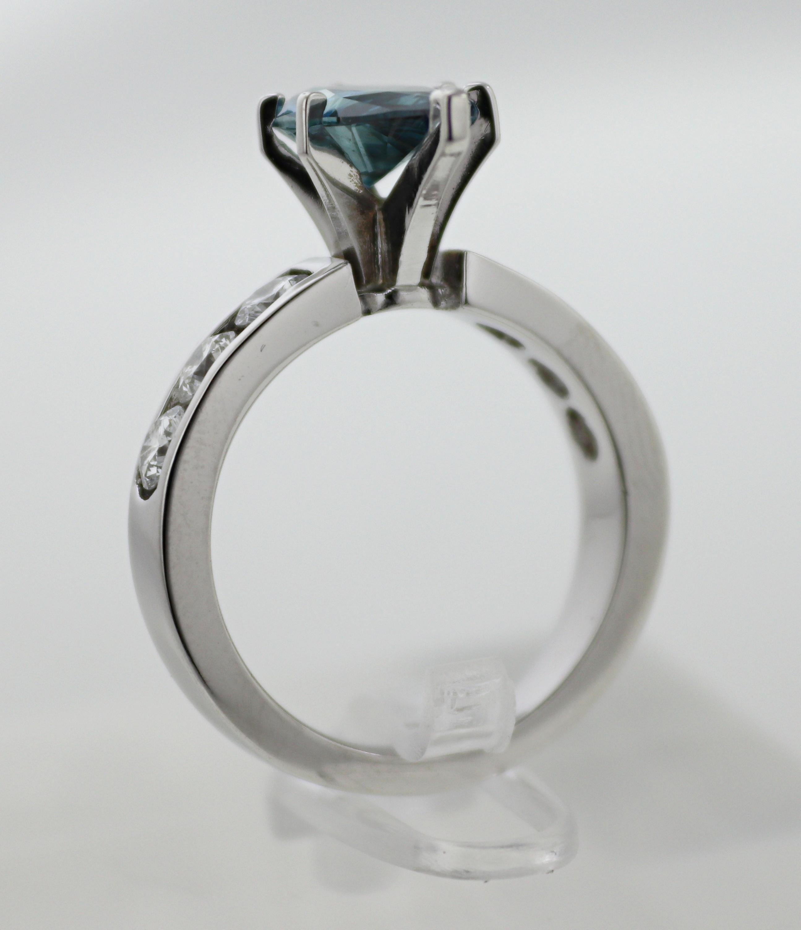 Natürlicher behandelter blauer Diamant, Diamantring 14k Weißgold im Angebot 2