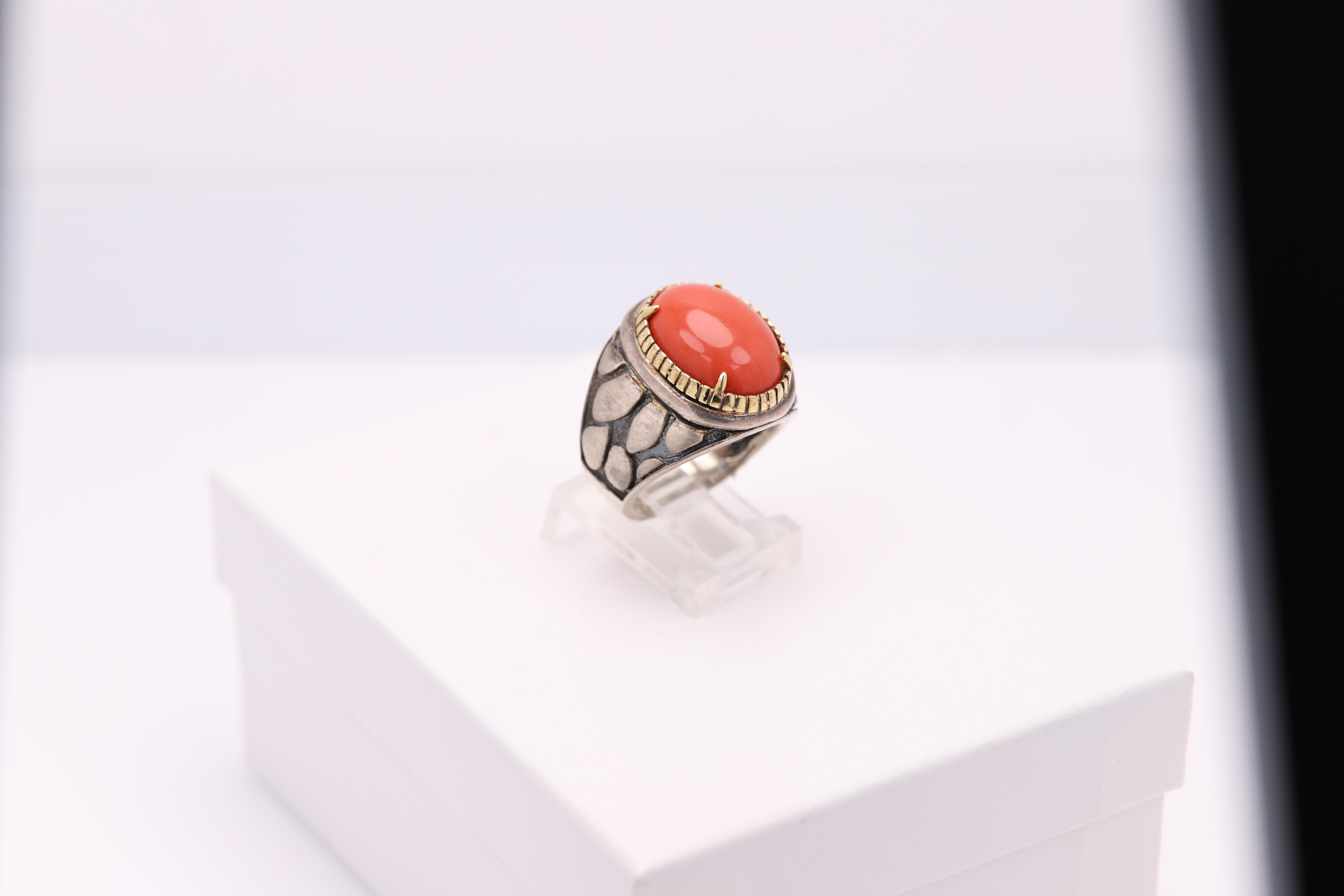 Cabochon Treated Red Coral Ring Sterling Silver 925 and 18 Karat Gold For Sale